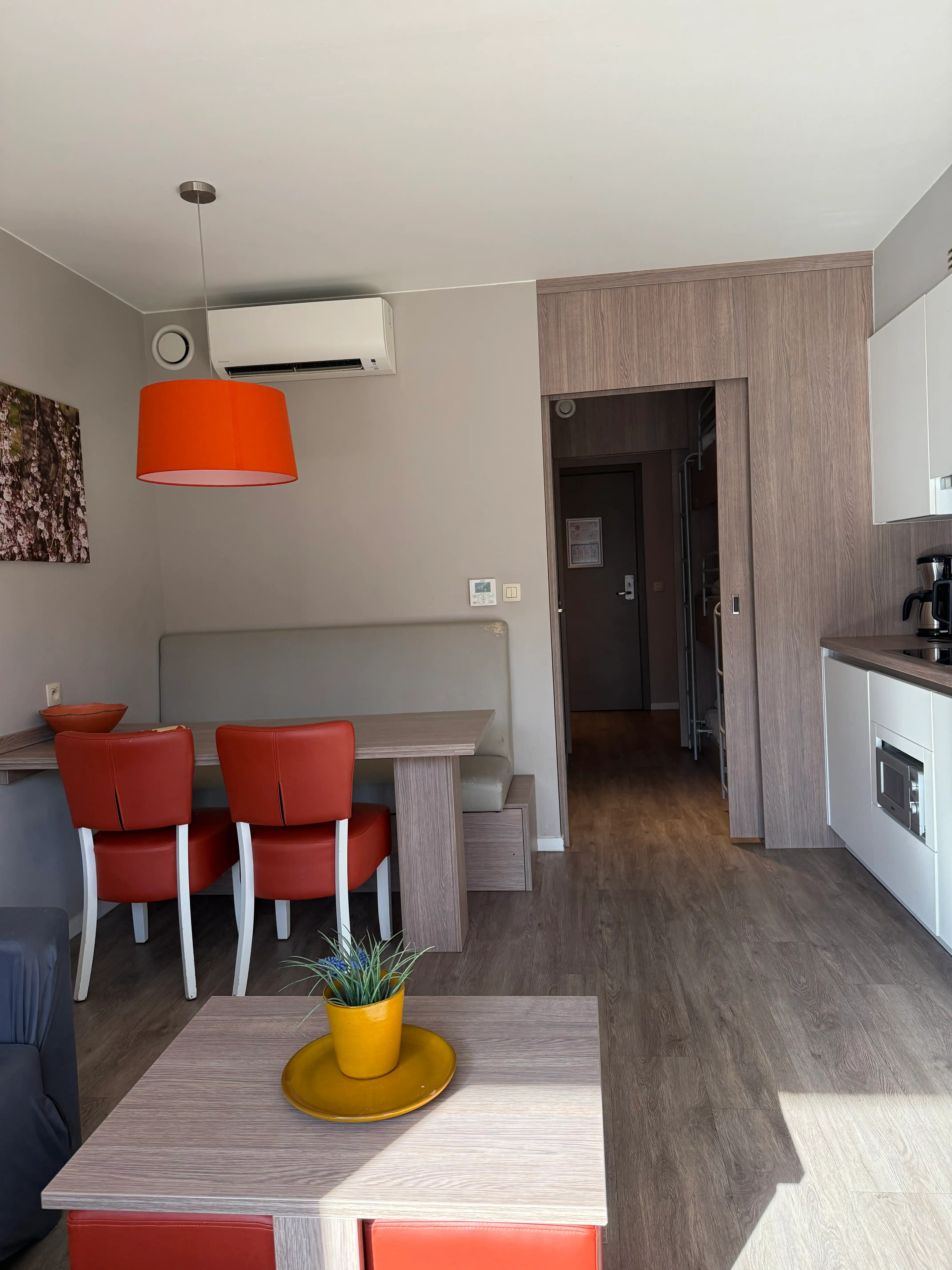 Te koop: Gezellige studio aan de Hengelhoefdreef foto {{pictureIndex}}