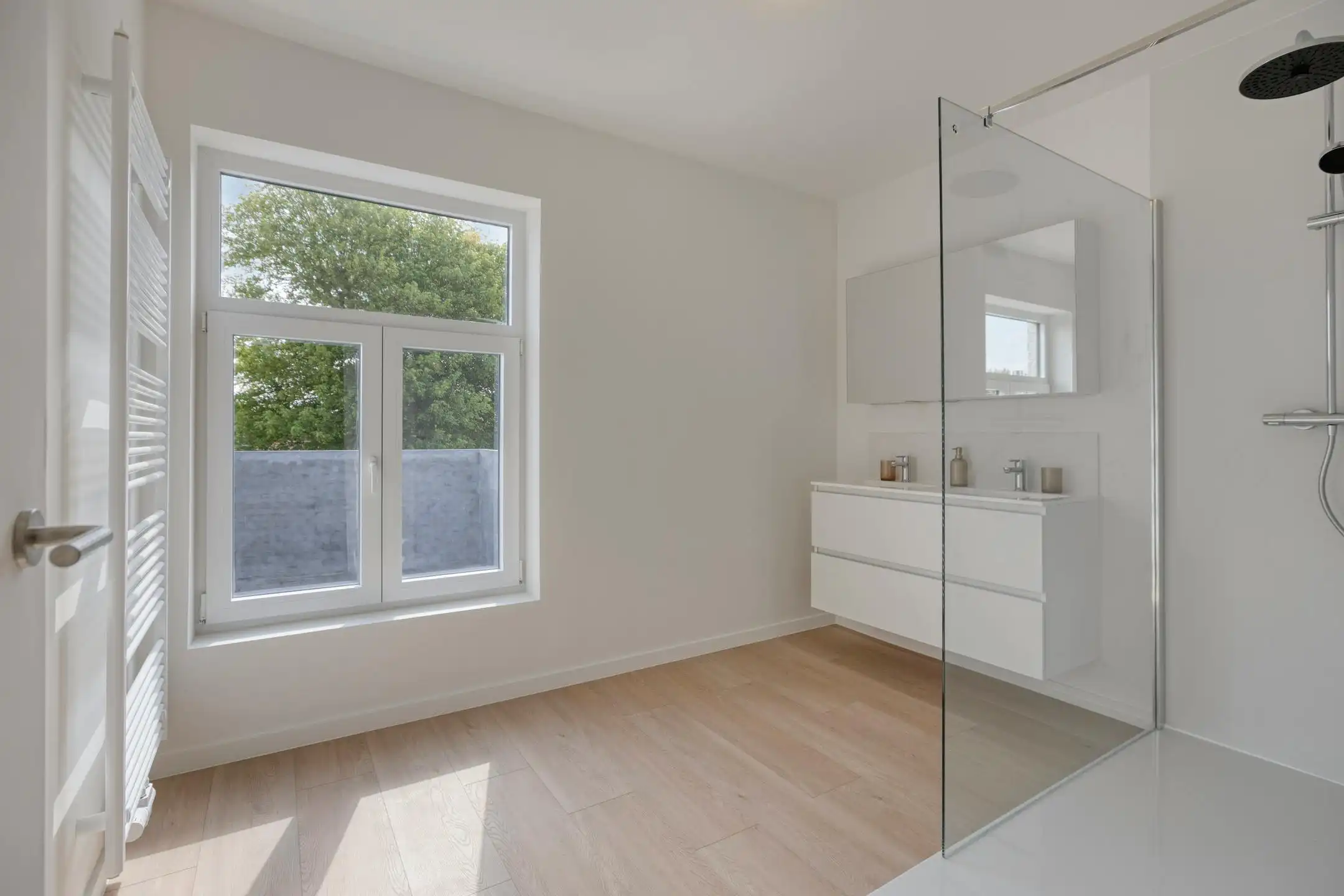 Modern, energiezuinig en instapklaar huis te koop foto 16