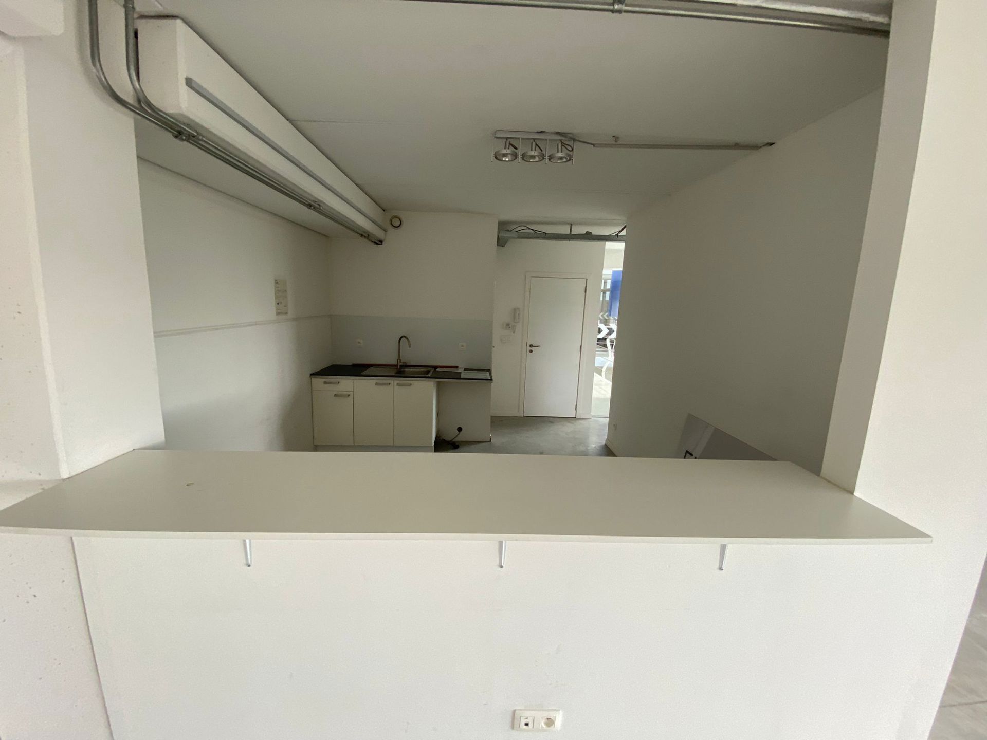 Kantoor/Showroomruimtes te huur Kruibeke foto 5