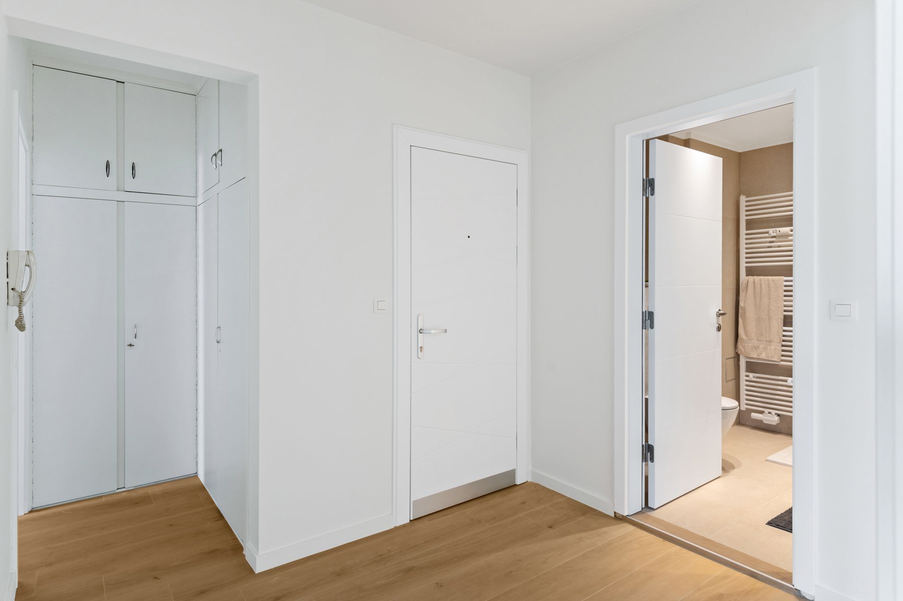 Gerenoveerd appartement met drie slaapkamers in centrum foto 4