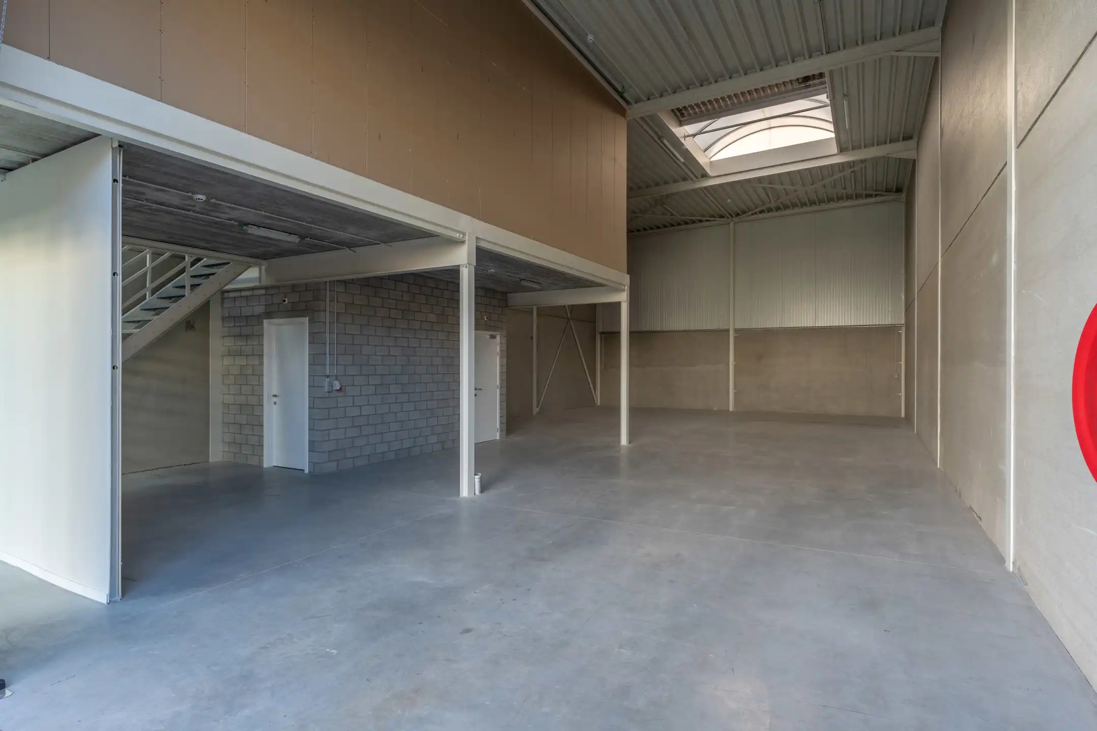 Nieuwbouw KMO-unit met twee autostaanplaatsen te Merksplas. foto 12