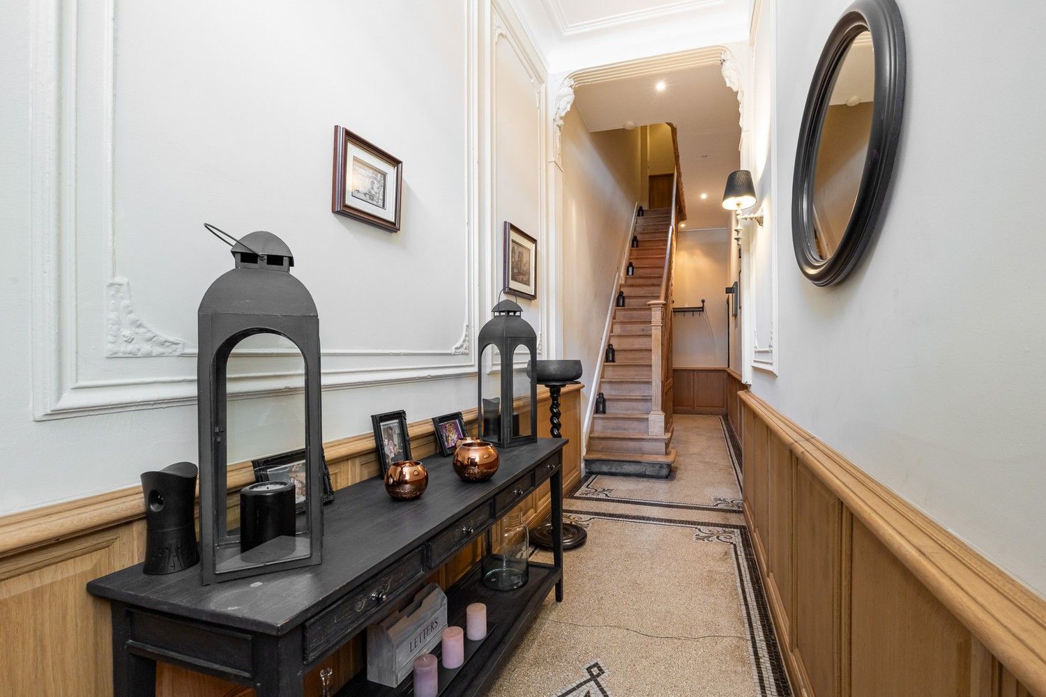 Karaktervol herenhuis met hedendaags comfort en tuin in Deurne foto 4