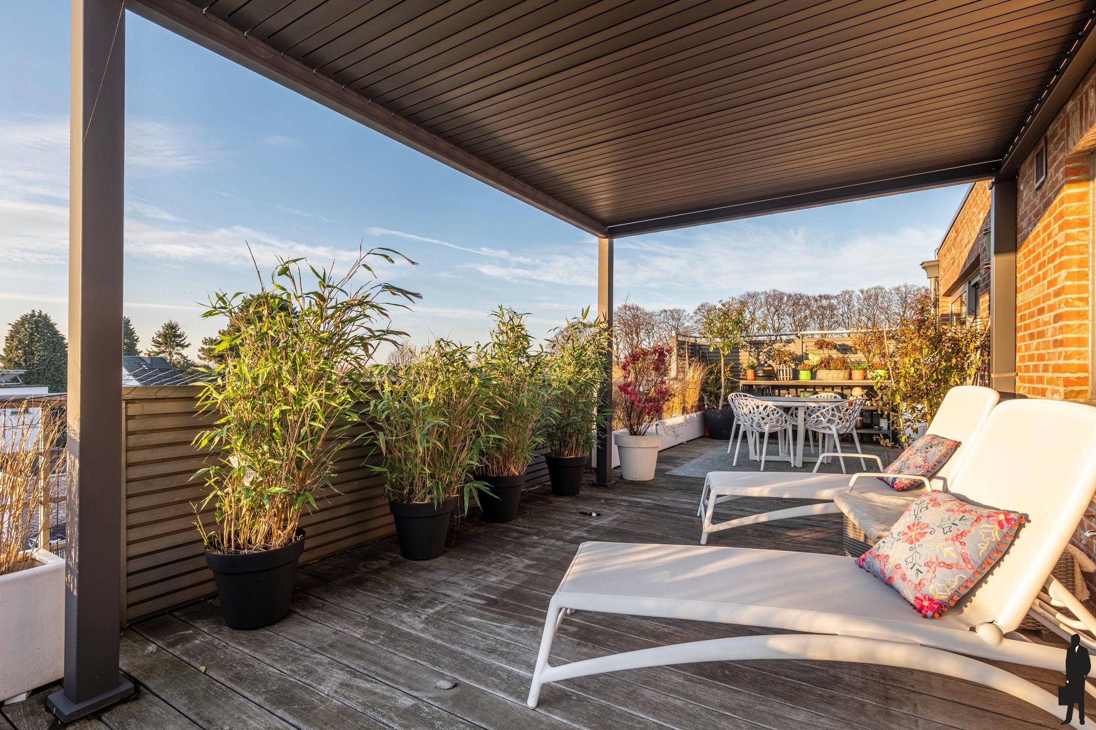 Instapklaar penthouse met zonnig royaal dakterras ! foto {{pictureIndex}}