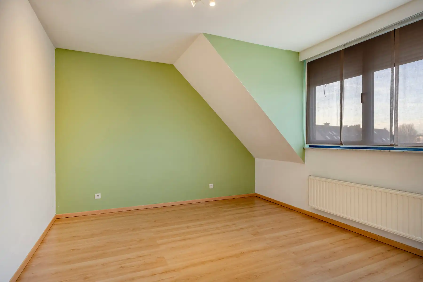 Ruim appartement met drie slaapkamers in centrum Wommelgem. foto 12