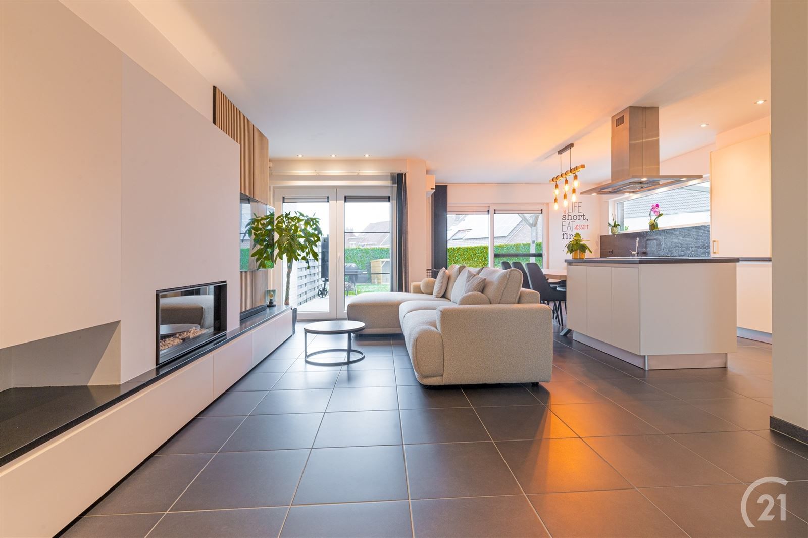 Moderne,  luxueuse  3 gevelwoning met tuin en carport op 3 are 77 foto 4