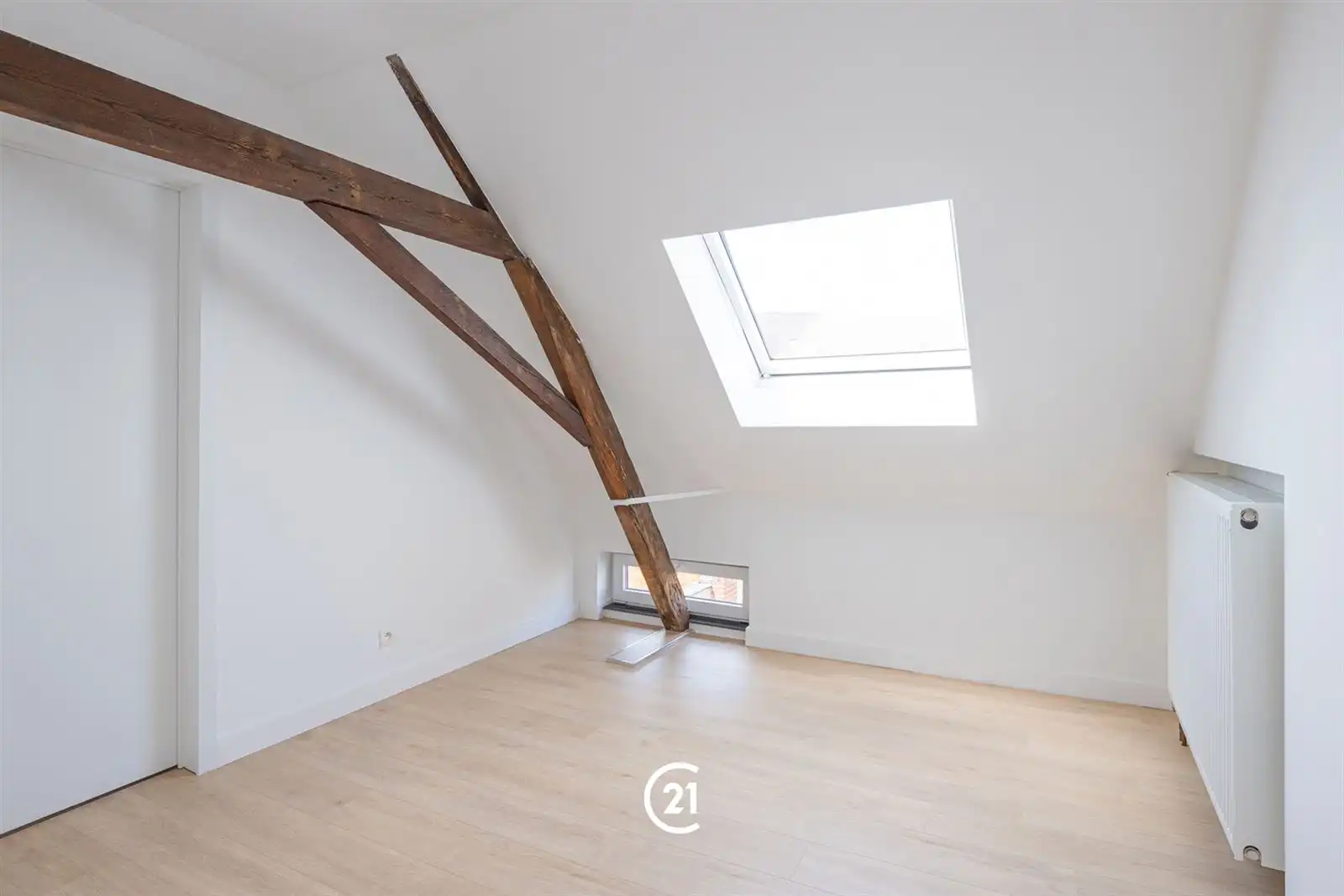 Gerenoveerde woning in centrum Zottegem. foto 9
