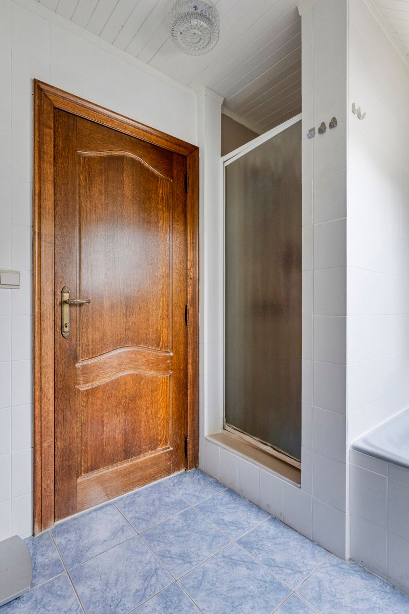 Ruime Villa te Hombeek foto 13