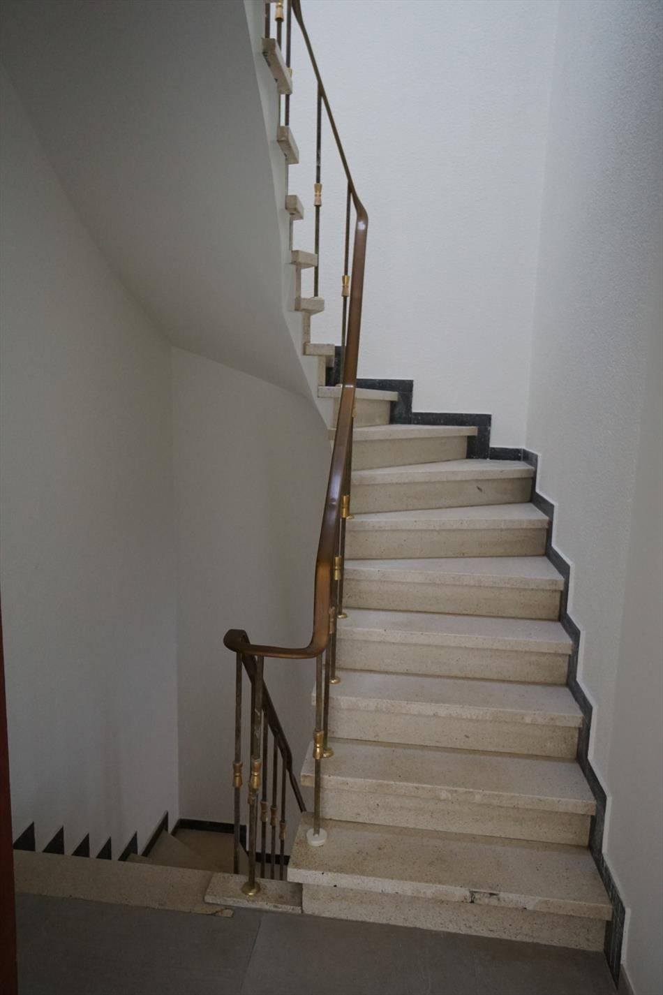 Woning met 3 slaapkamers + ruime garage foto 7