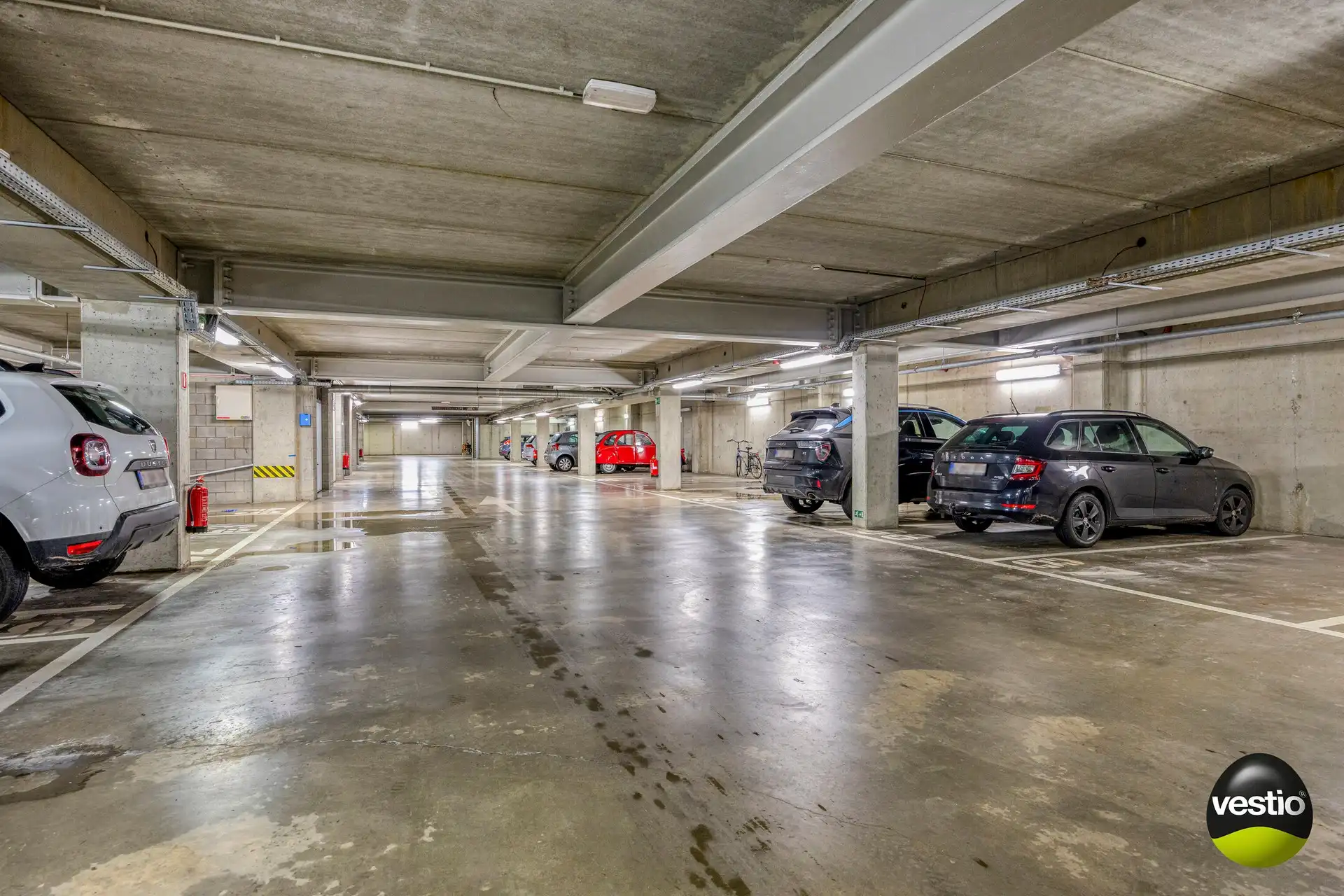 Smaakvol, kwalitatief afgewerkt 2 slaapkamer appartement met terras. foto 16