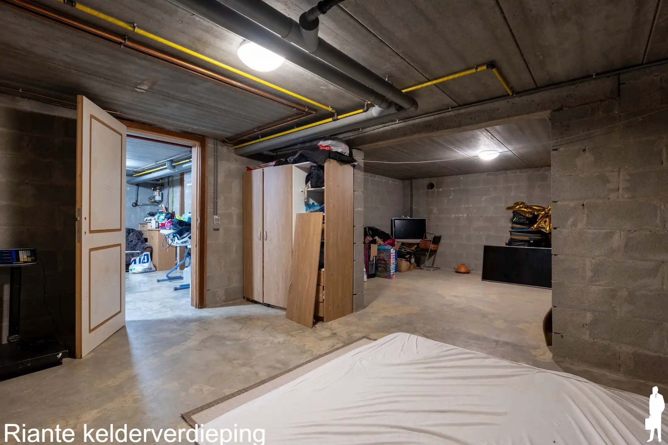 Ruime woning met 6 slpks. en grote kelder nabij Nederland foto 18