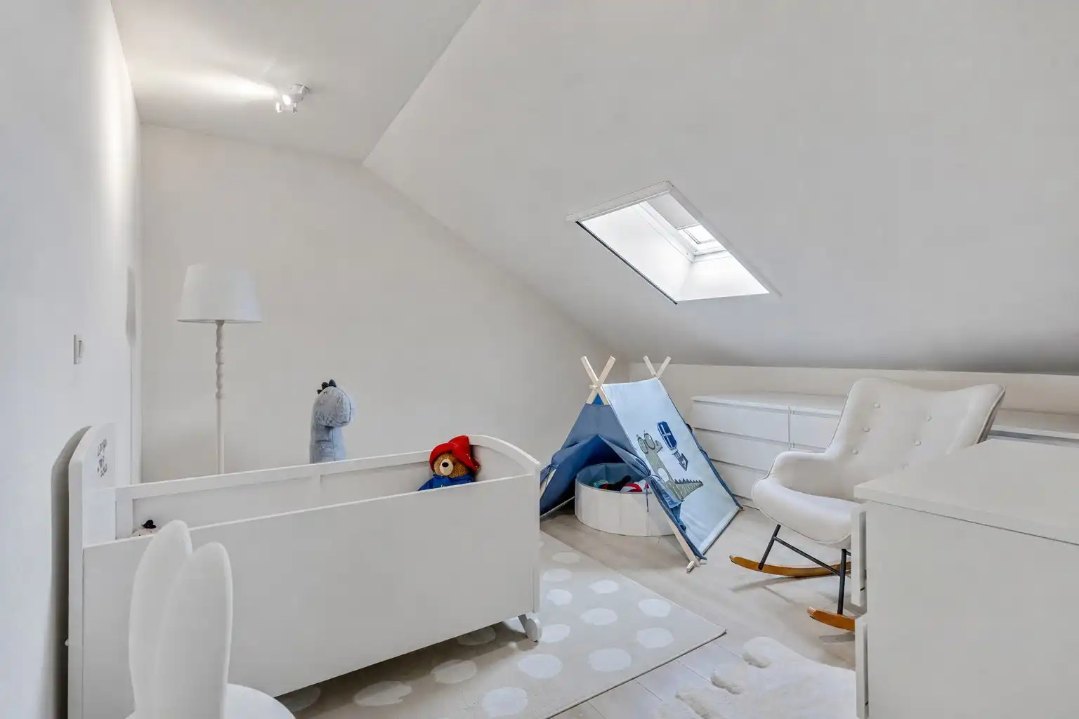Karaktervolle hoevewoning met 3 slaapkamers, gezellige binnenkoer en tuin op een perceel van 370 m². foto 19