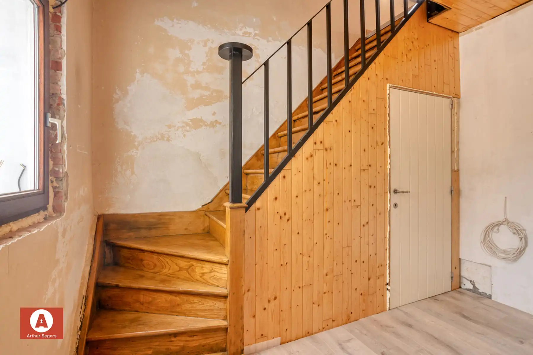 Instapklare HOB met oprit & dubbele garage met zolder. foto 18