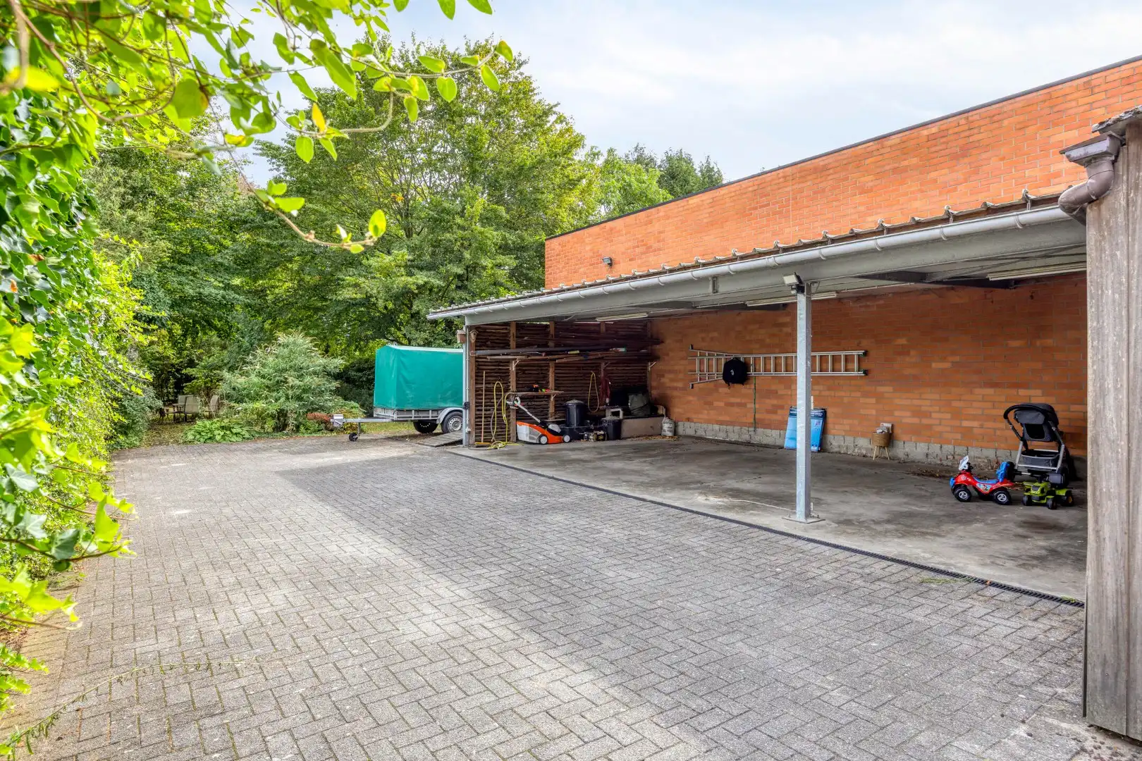 Unieke opbrengsteigendom met commercieel gedeelte en 2 ruime appartementen !  foto 36