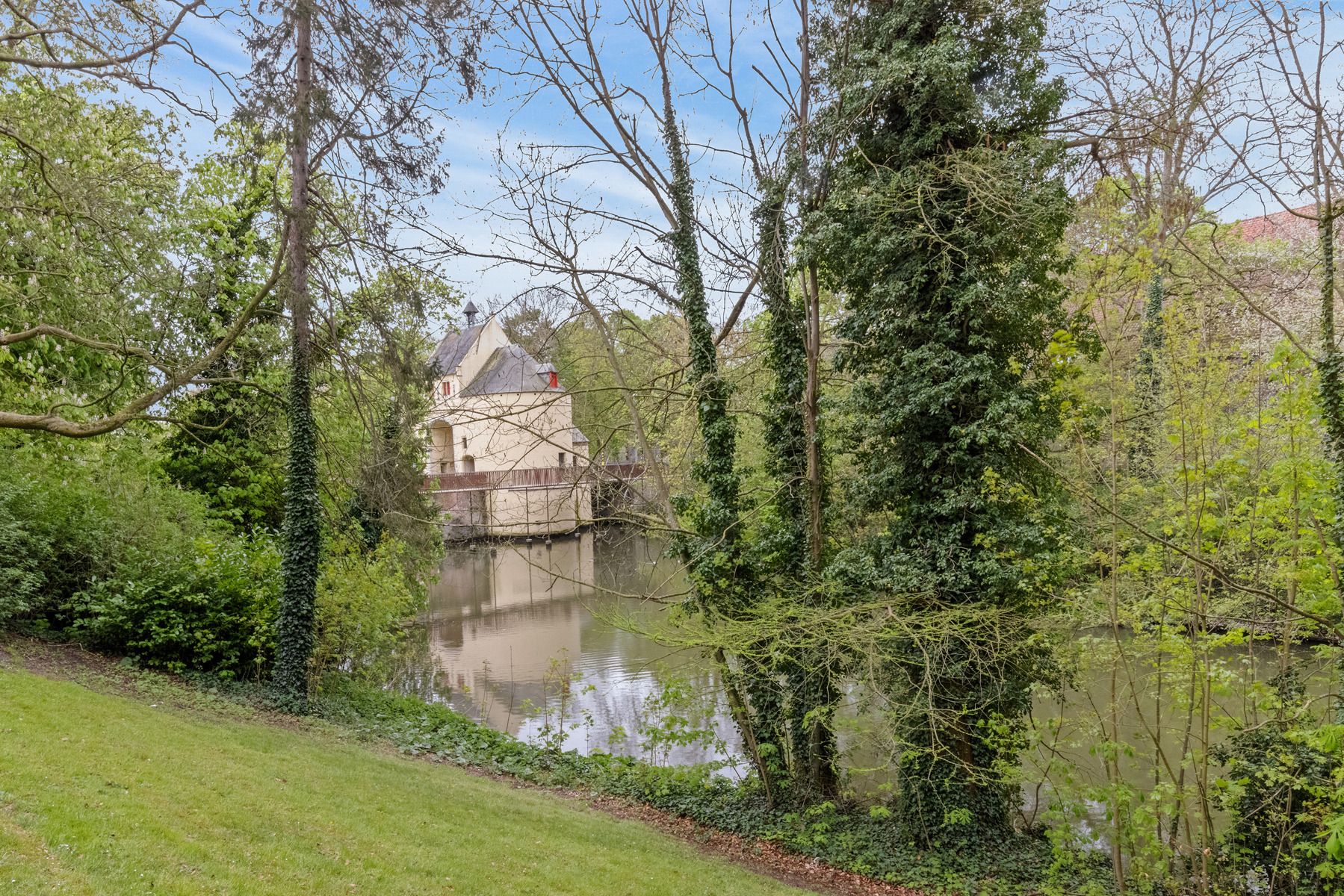 Charmante burgerwoning in hartje Brugge met tuin én zomerhuisje foto 20