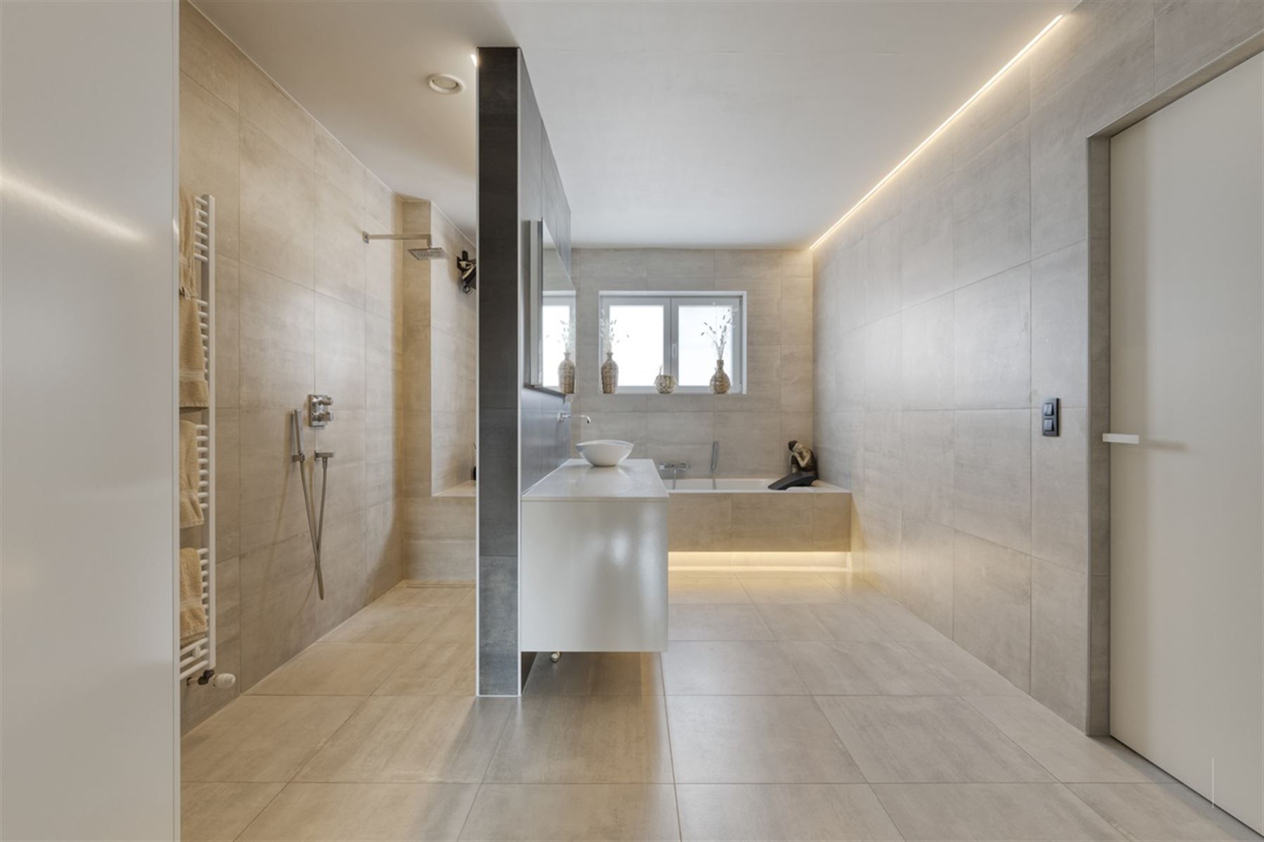 Zeer recente nieuwbouwwoning met garage en 4 slaapkamers foto 17