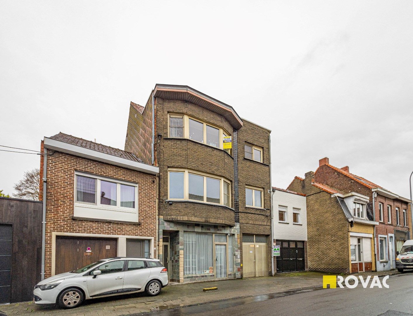 Éénslaapkamer appartement op de 2e verdieping met garage - gelegen op 500 meter van centrum!  foto {{pictureIndex}}