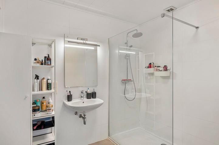 Instapklare woning met garage in hartje Putte – ideaal voor starters of investeerders foto 11