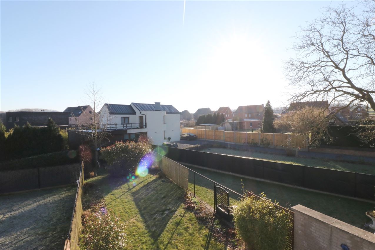 Centraal, doch rustig gelegen duplex met 2 slpk. en afgesloten garage foto 10