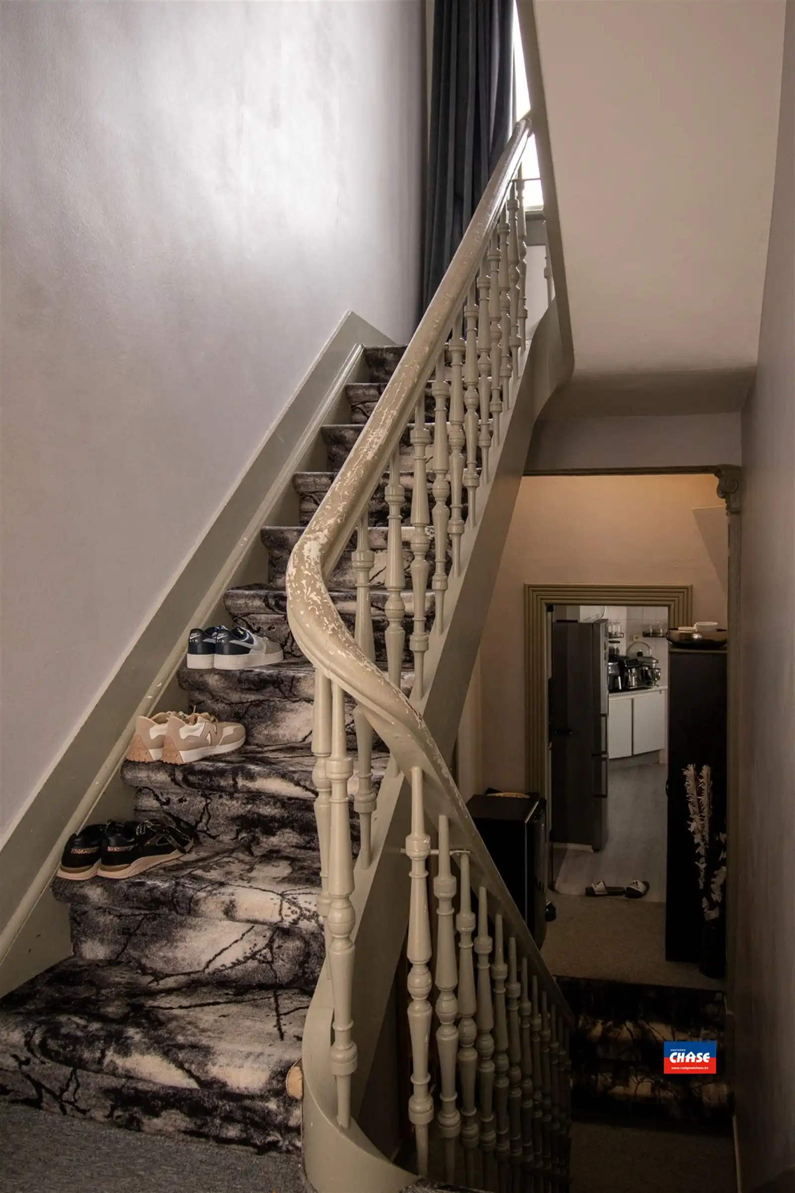 Ruime tweewoonst met mogelijk 9 slaapkamers en tuin foto 13