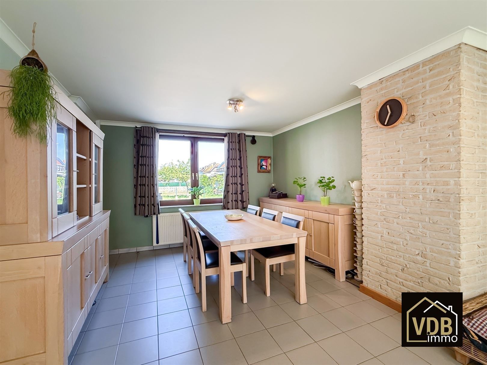 WONING - GB - MET 3 SLAAPKAMERS EN GARAGE foto 8