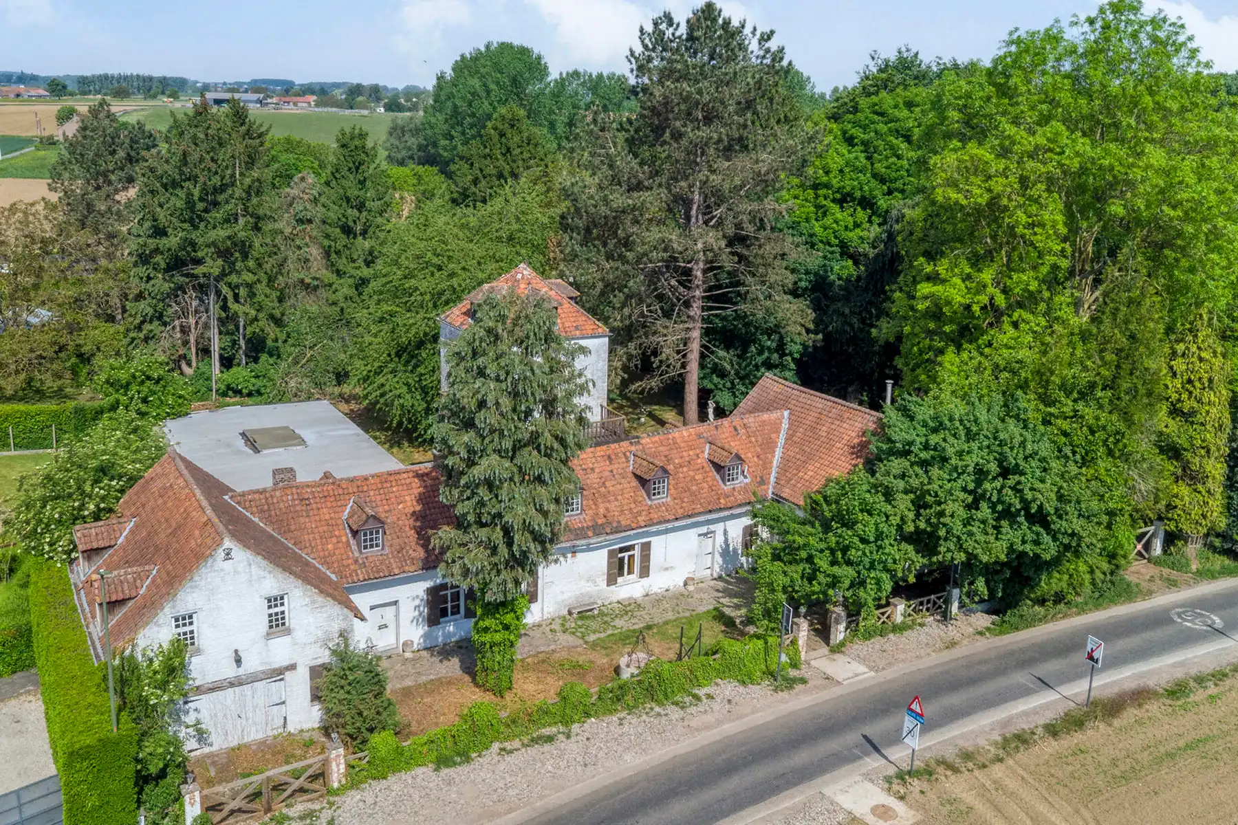 Unieke villa met binnenzwembad. foto 12