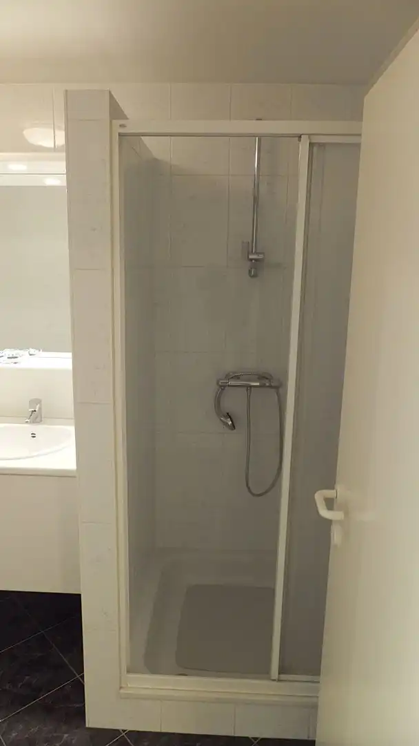 Rustig gelegen appartement met terras, garagebox en lift foto 9