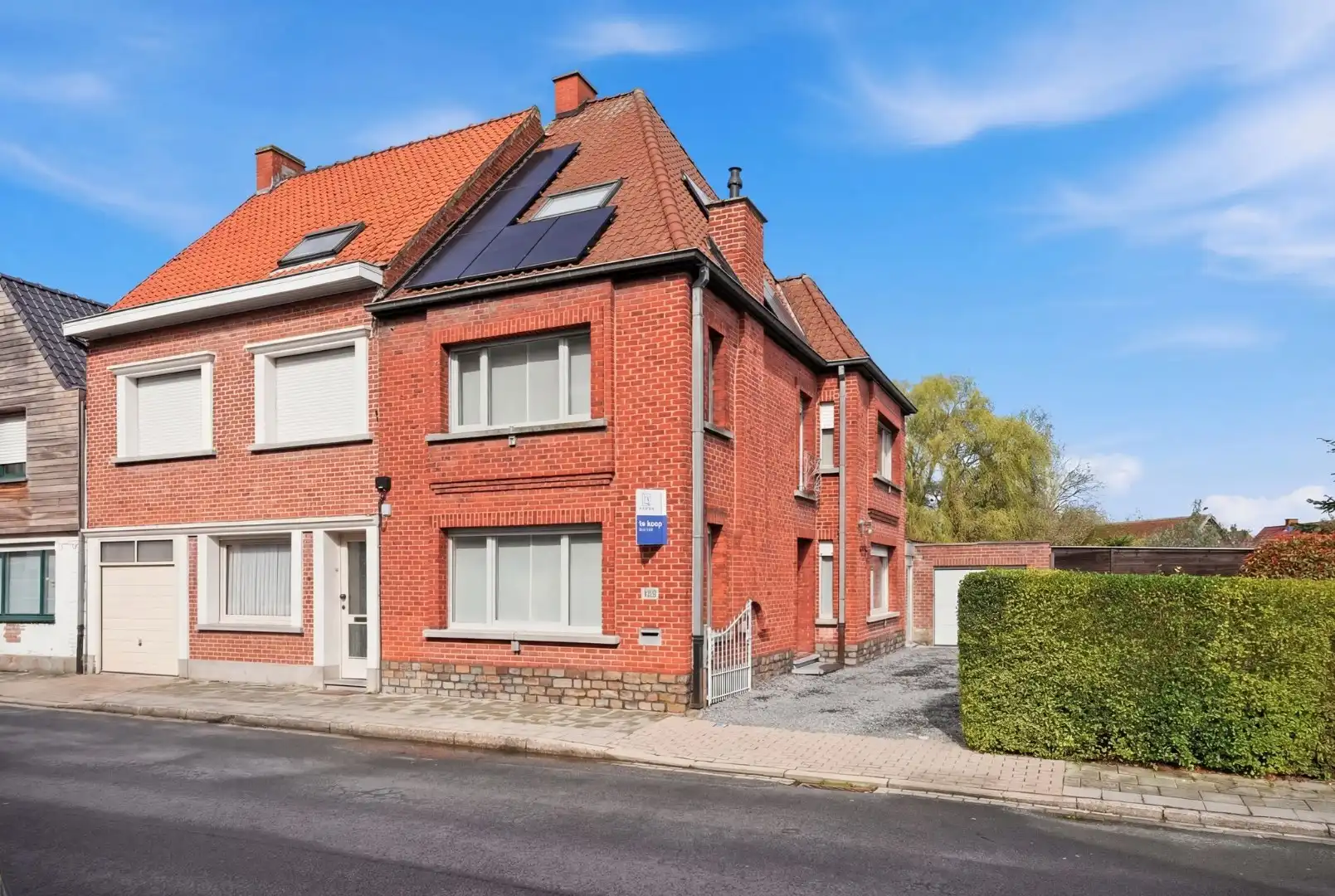 Grote halfopen woning met mogelijks 4 kamers, garage, zonnepanelen en tuin foto 6