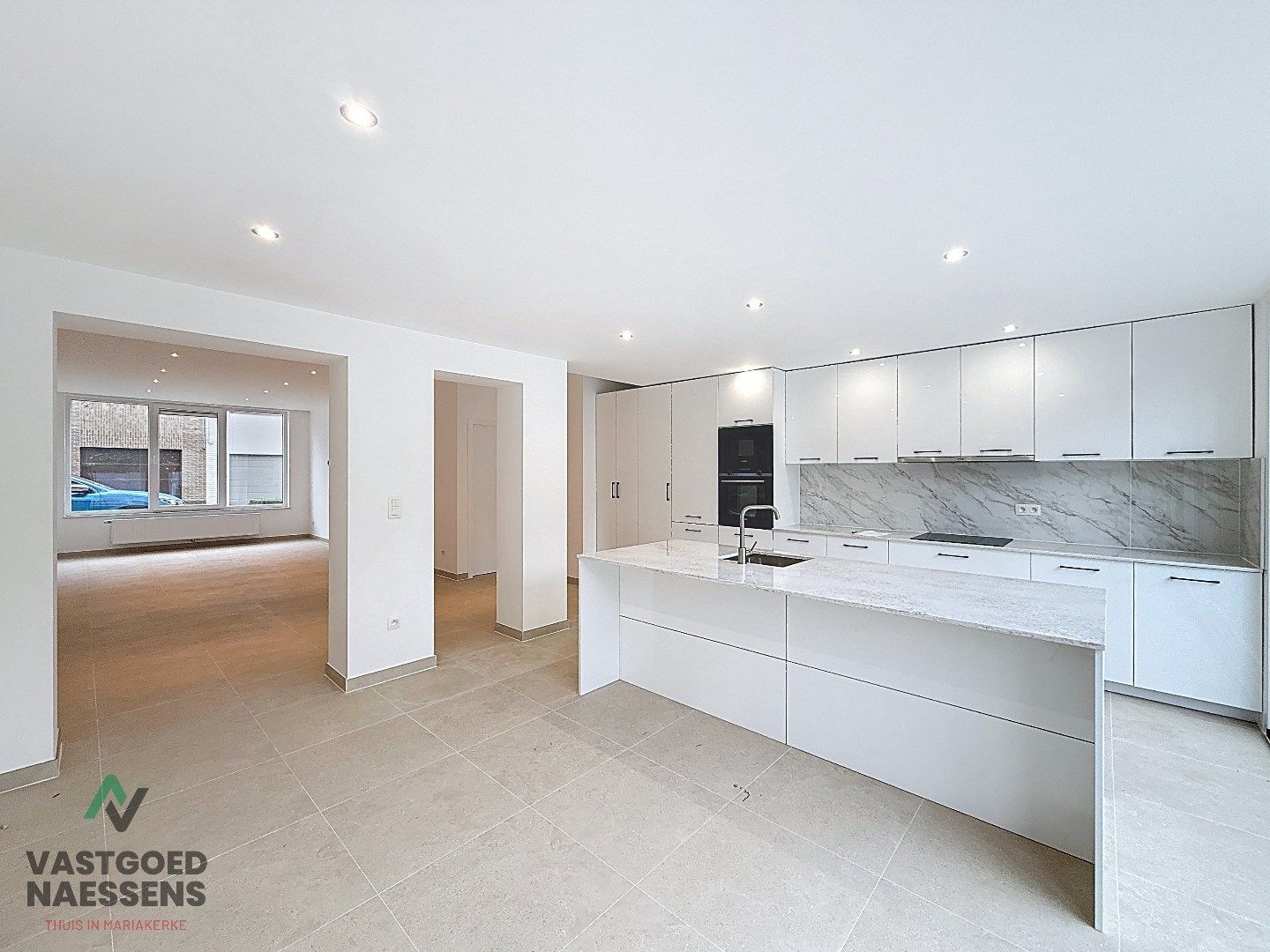 VOLLEDIG GERENOVEERDE WONING MET TUIN / 5 SLPK  foto 6