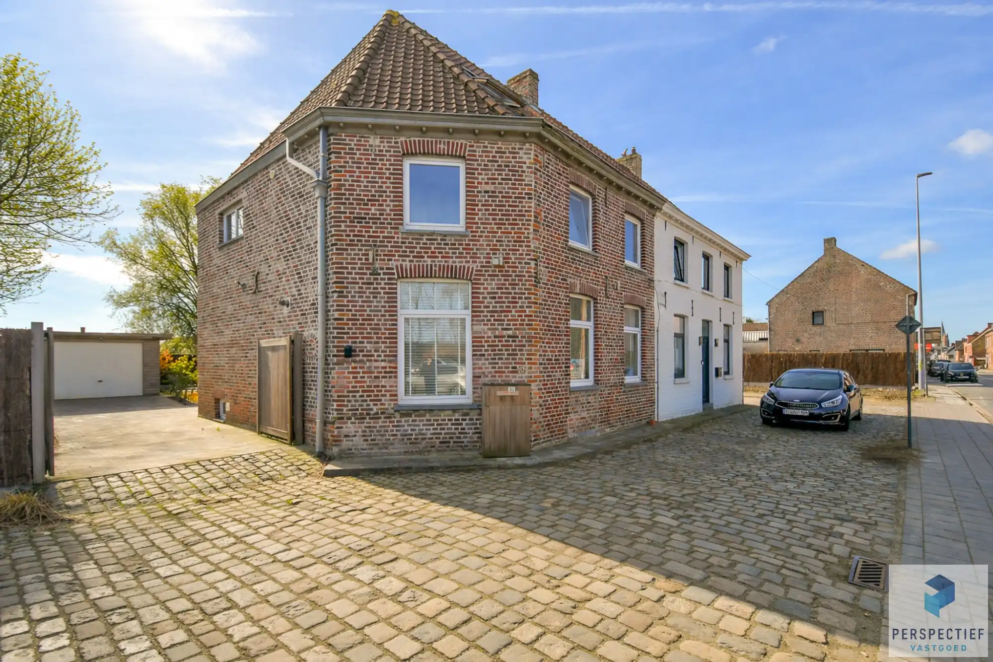 BEZOEKMOMENT VRIJDAG 20/03 VAN 15U TOT 17U |&nbsp;VERRASSEND RUIME CHARMANTE WONING met ZONGERICHTE GEZELIIGE TUIN foto 3