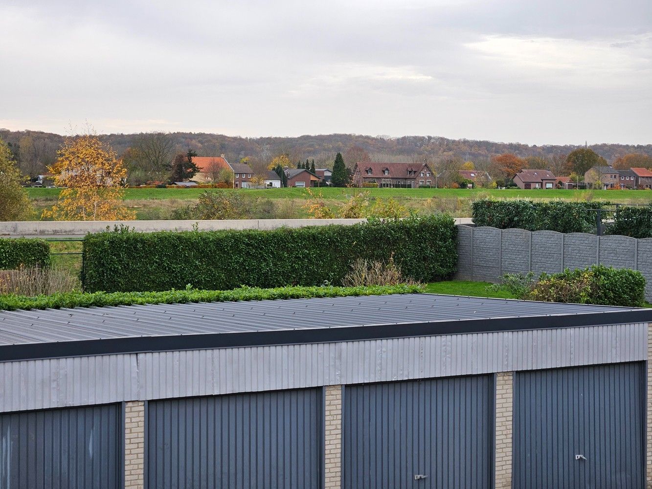 Gerenoveerd appartement met 3 slaapkamers, 2 terrassen en garage in Uikhoven aan de Maas! foto 25