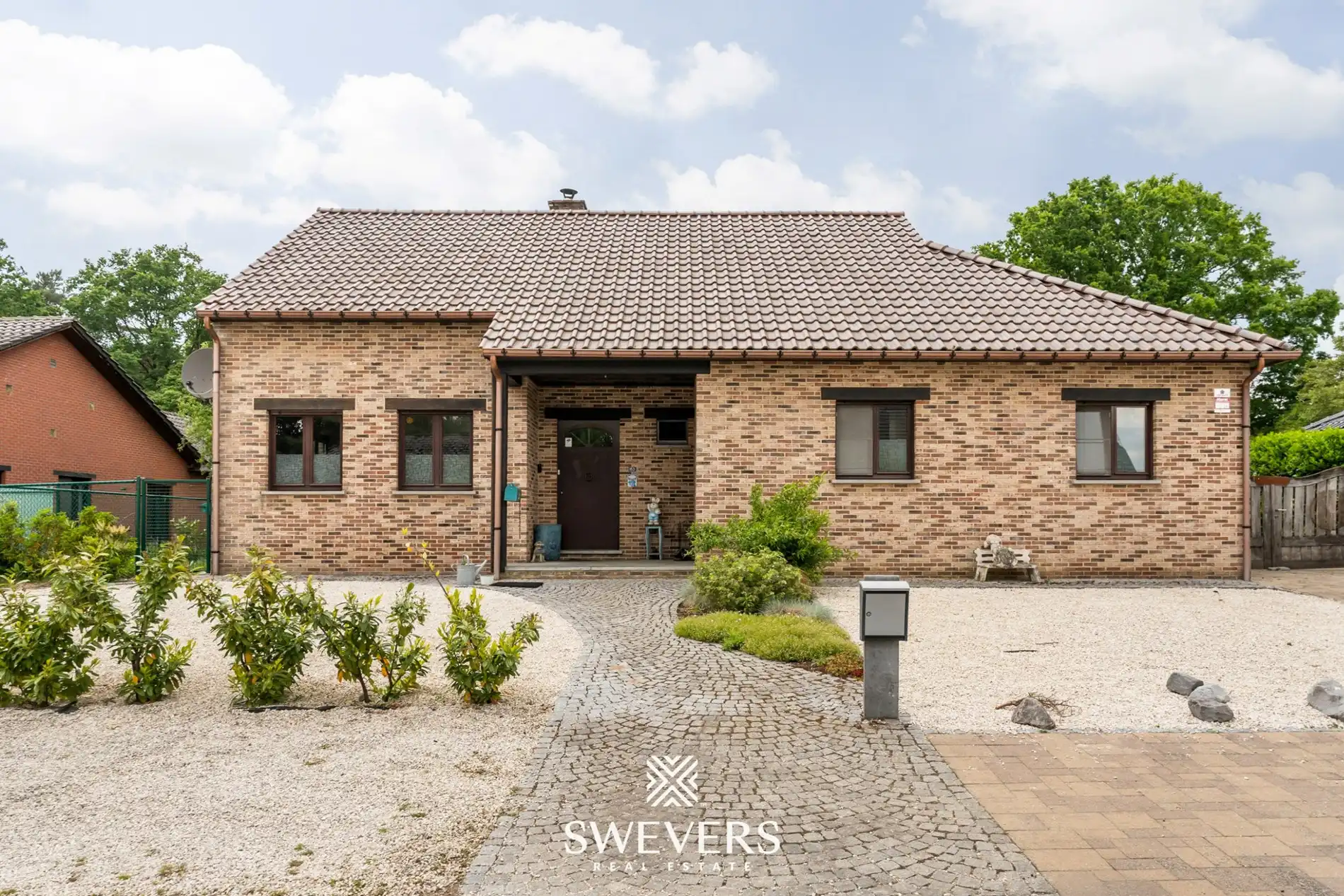Hoofdfoto van de publicatie: Open bebouwing met zwembad, poolhouse en mogelijkheid tot 6 slpk in Koersel
