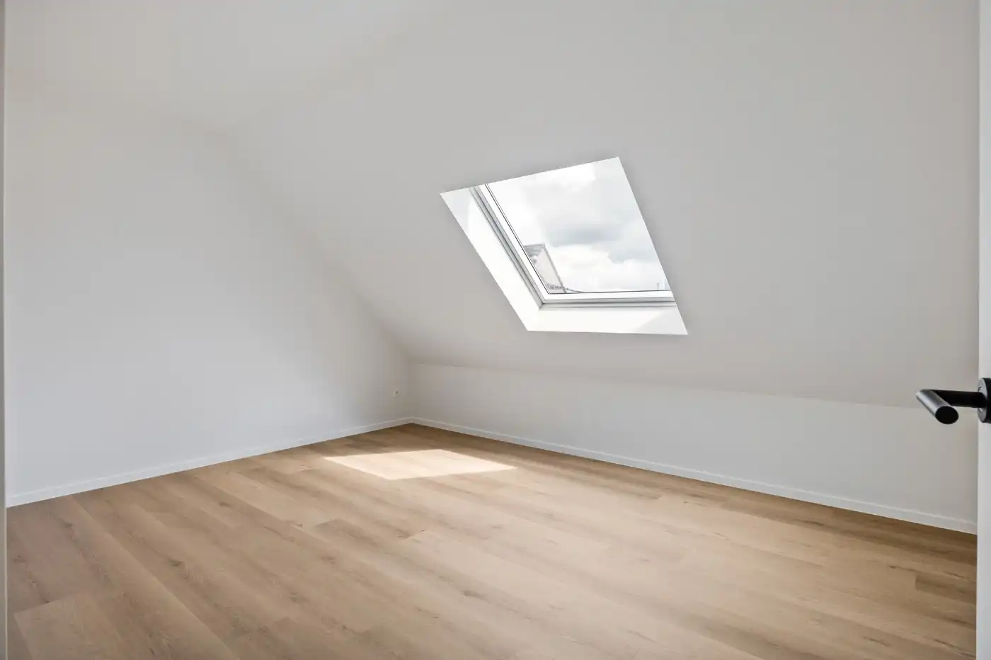Ruime nieuwbouwwoning met 3 slpk., grote tuin en inpandige garage foto 20