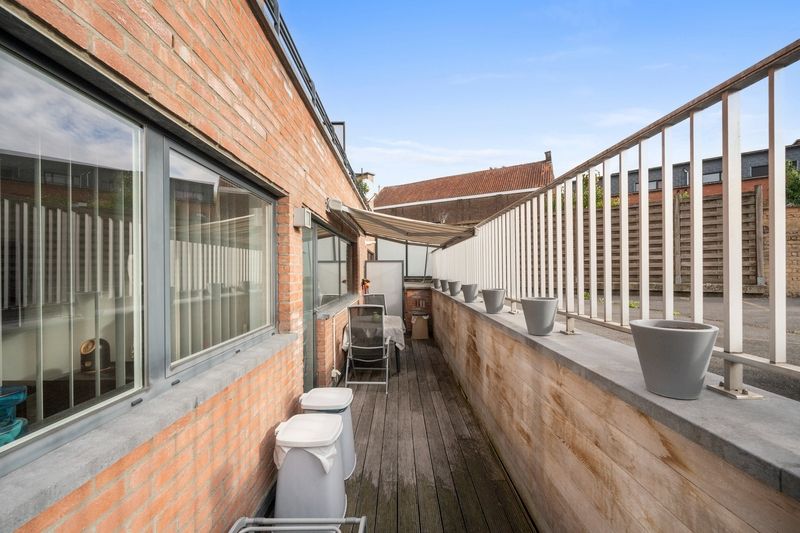 Roeselare-Centrum – Luxueus appartement met commerciële mogelijkheid foto 16