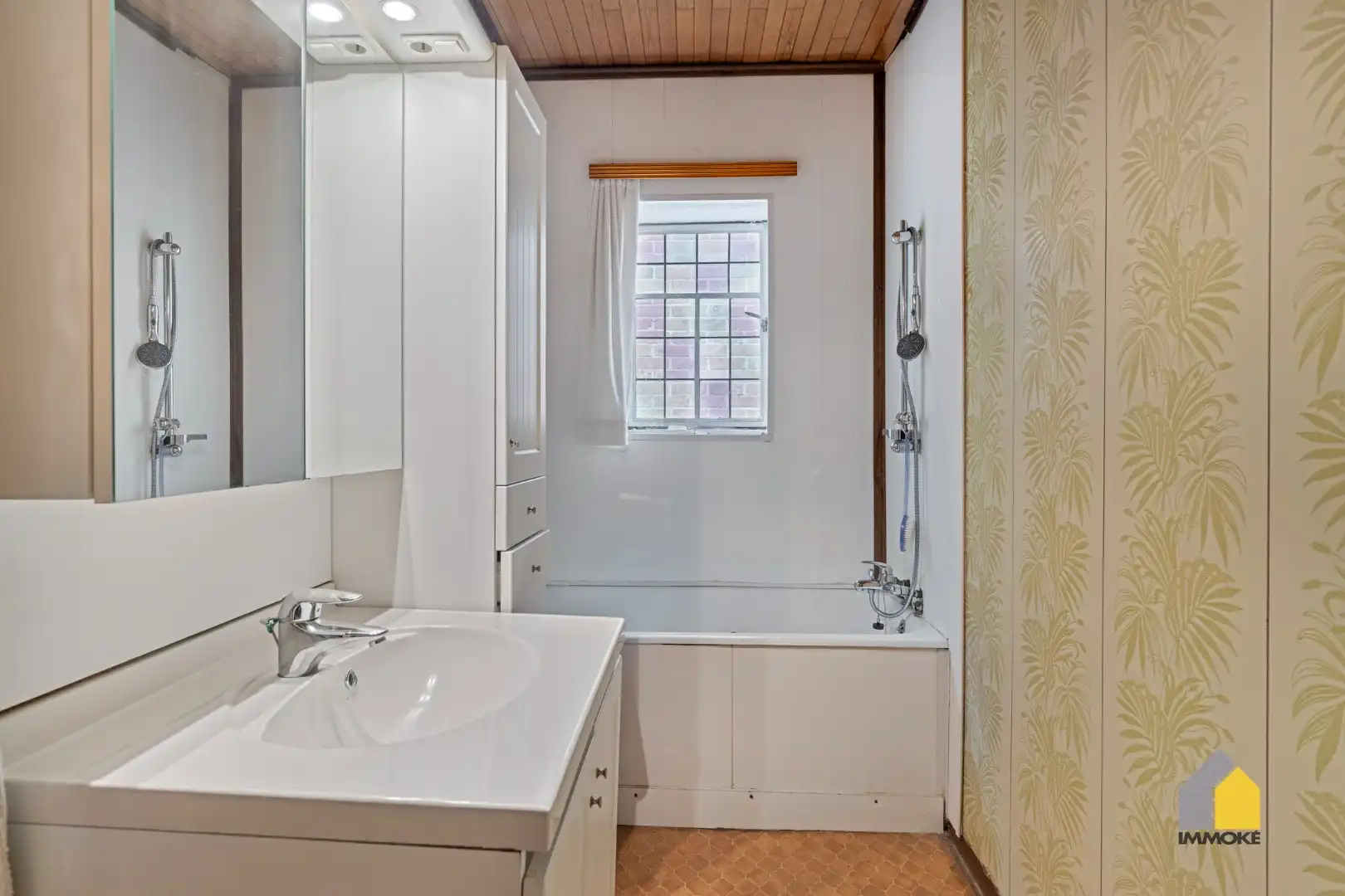 Te renoveren woning met 4 slpks, polyvalente ruimte en knusse tuin. foto 23