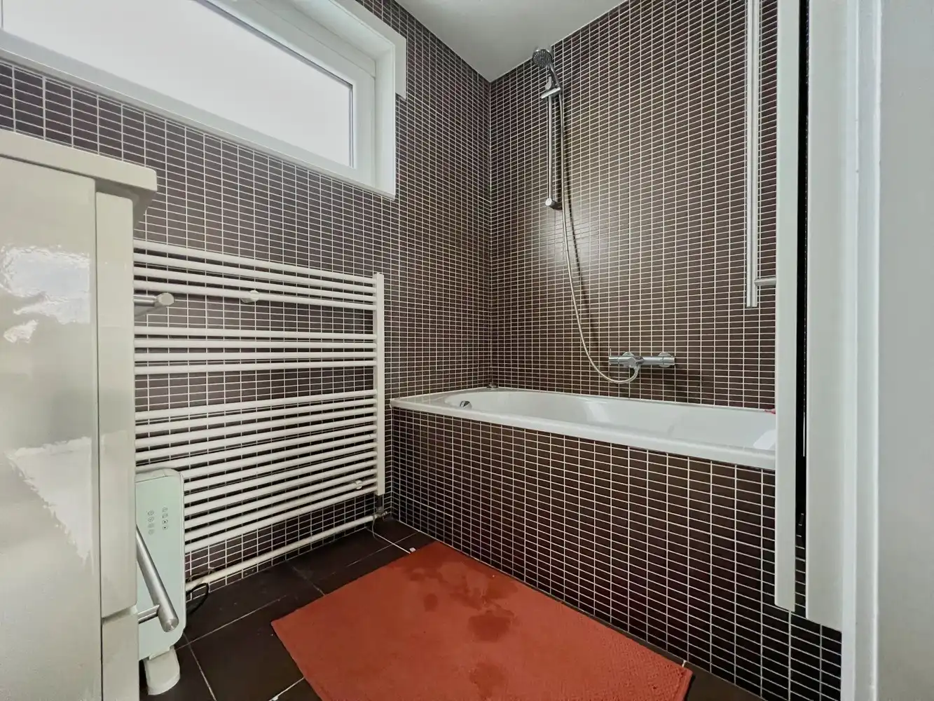 Instapklare gezinswoning met 4 slpks + zonnige tuin! foto 14