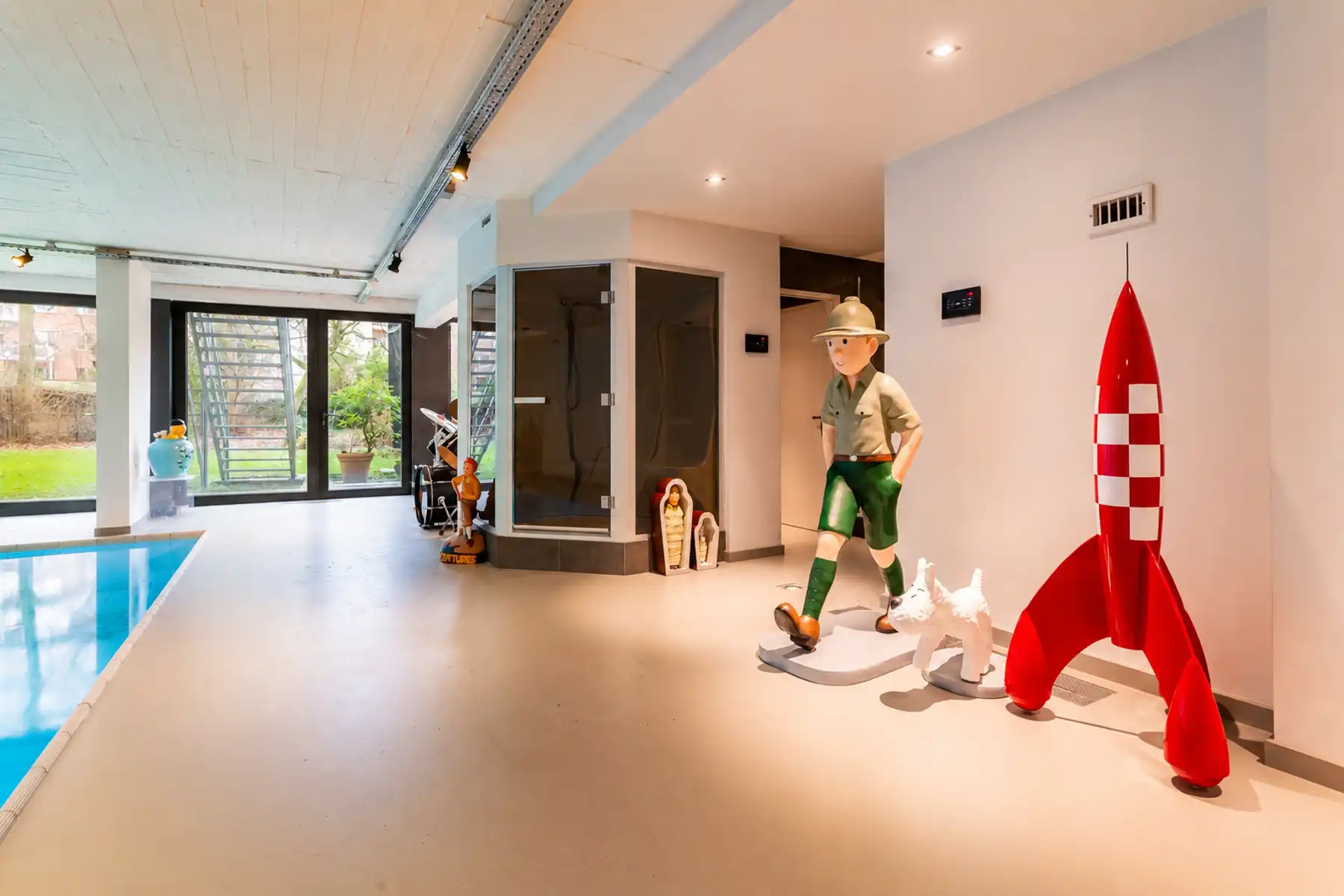 Villa-appartement met privatieve stadstuin en welness.  foto 25