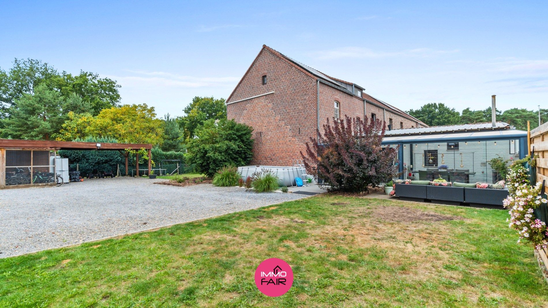 Instapklare gezinswoning met 4 slaapkamers in hartje Zutendaal! foto 10