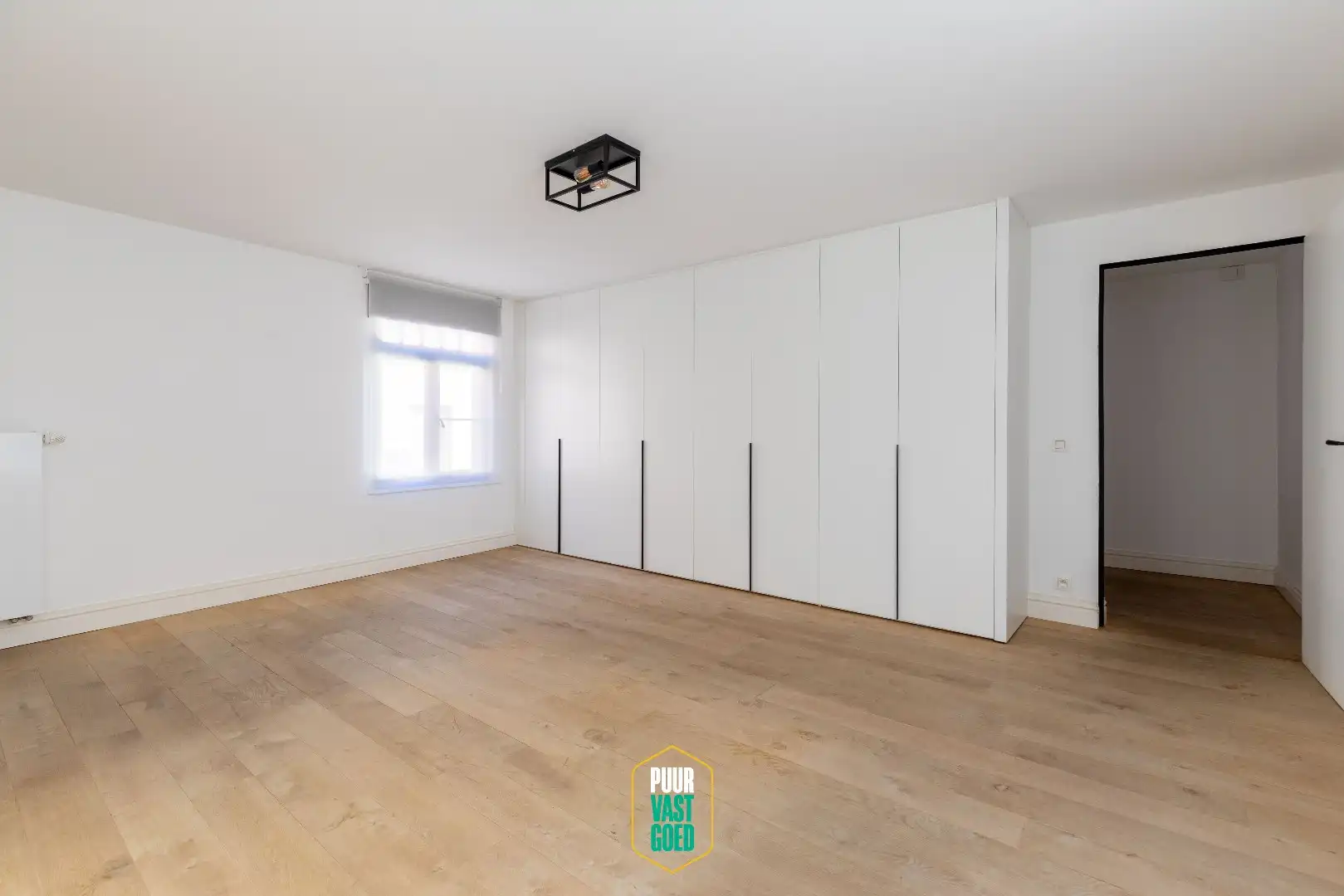 Prachtig gerestaureerde hoekwoning met dubbele garage bij 't Zand foto 17