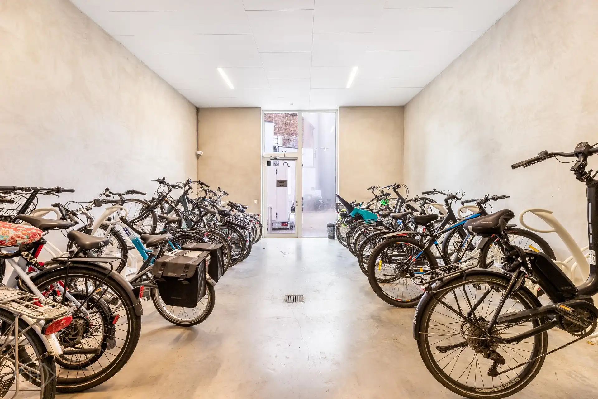 Bemeubeld appartement met prachtig terras foto 26