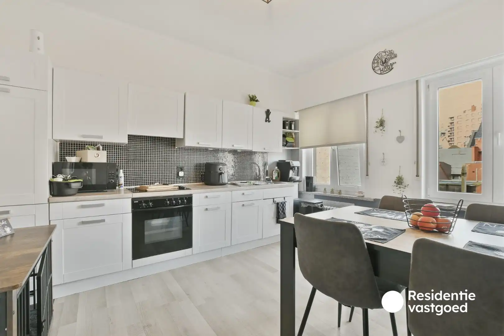 Ruim driekamerappartement op toplocatie nabij Grote Markt en strand foto 4