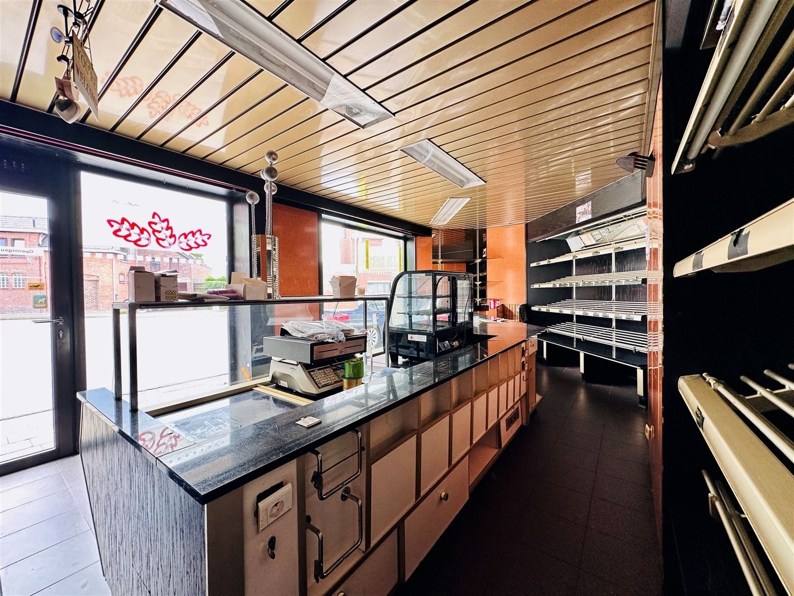 Ruime woning met diepe tuin in Grembergen met mogelijkheid tot handel of zelfstandige activiteit foto 2