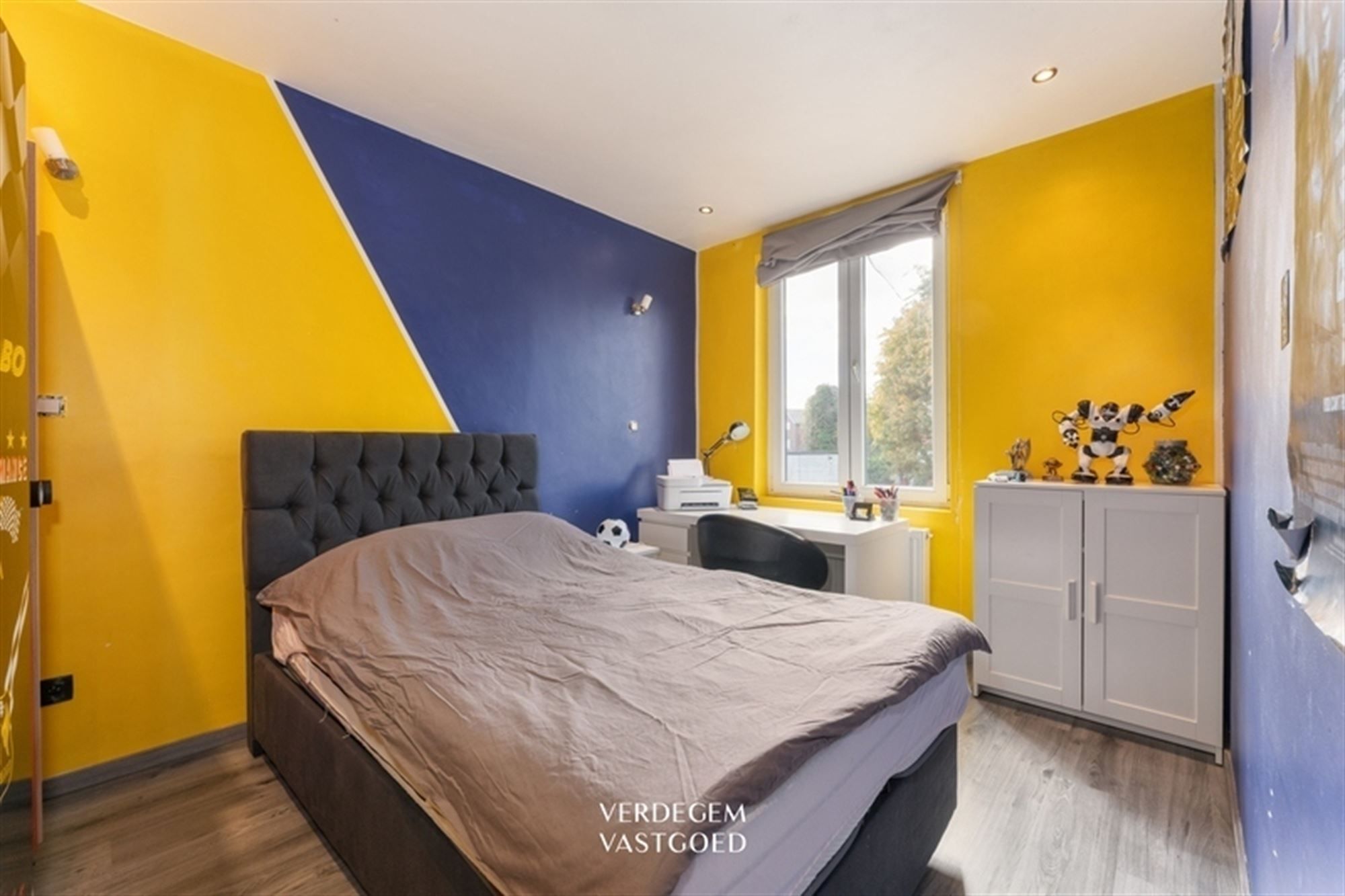 Zeer bereikbare gezinswoning met 4 slaapkamers en paadje naar zonnige tuin foto 7