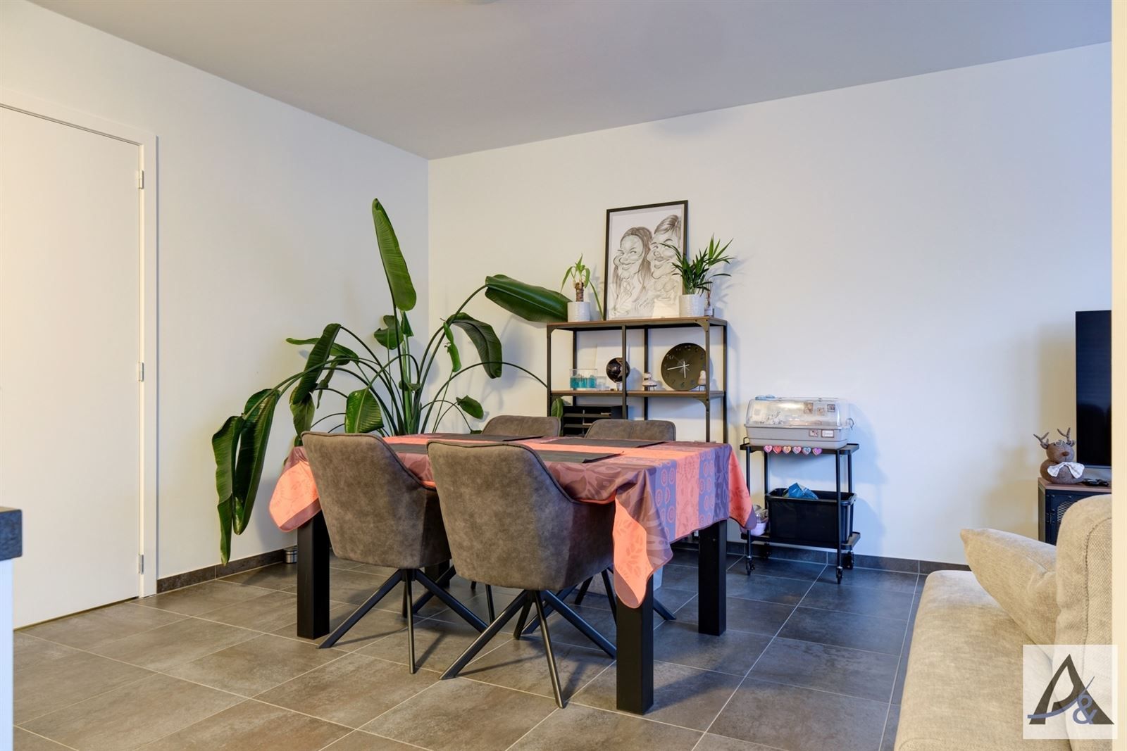 Modern en instapklaar appartement met 2 slaapkamers en zuidgericht terras foto 10