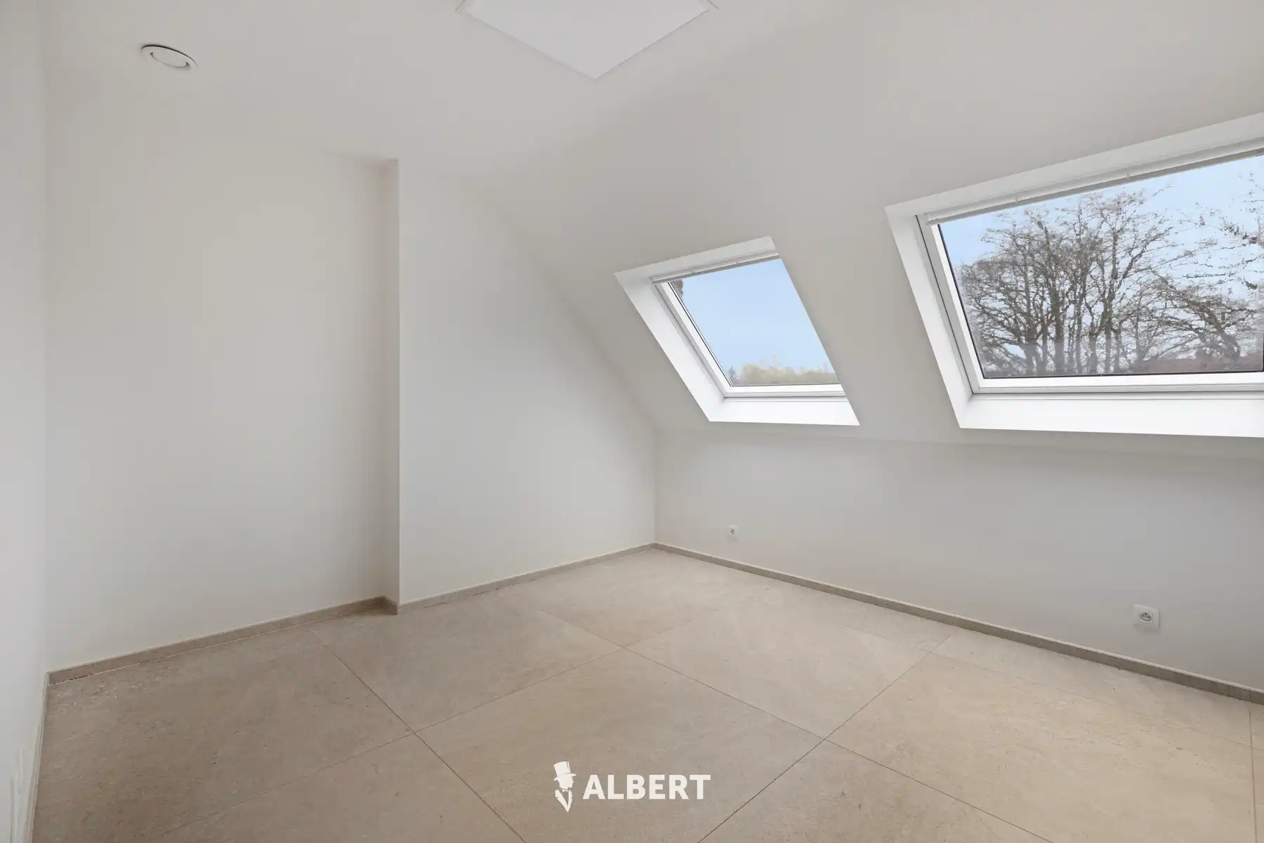 Centraal gelegen lichtrijk appartement met 2 terrassen foto 8