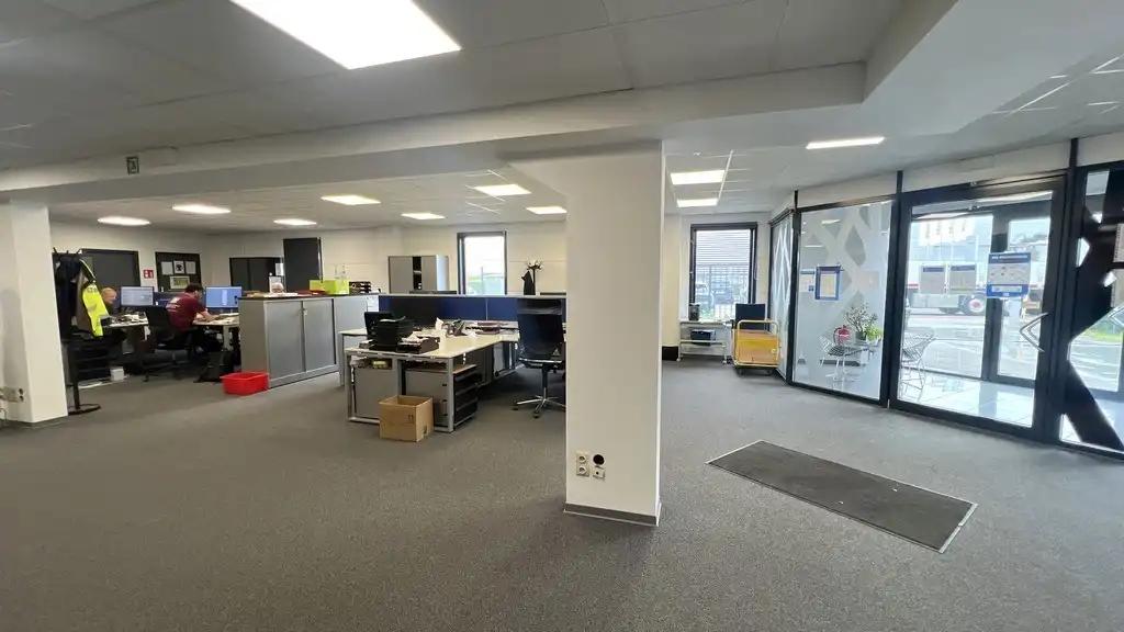 Functioneel bedrijfspand te huur in industriepark E17/4 te Lokeren foto 2