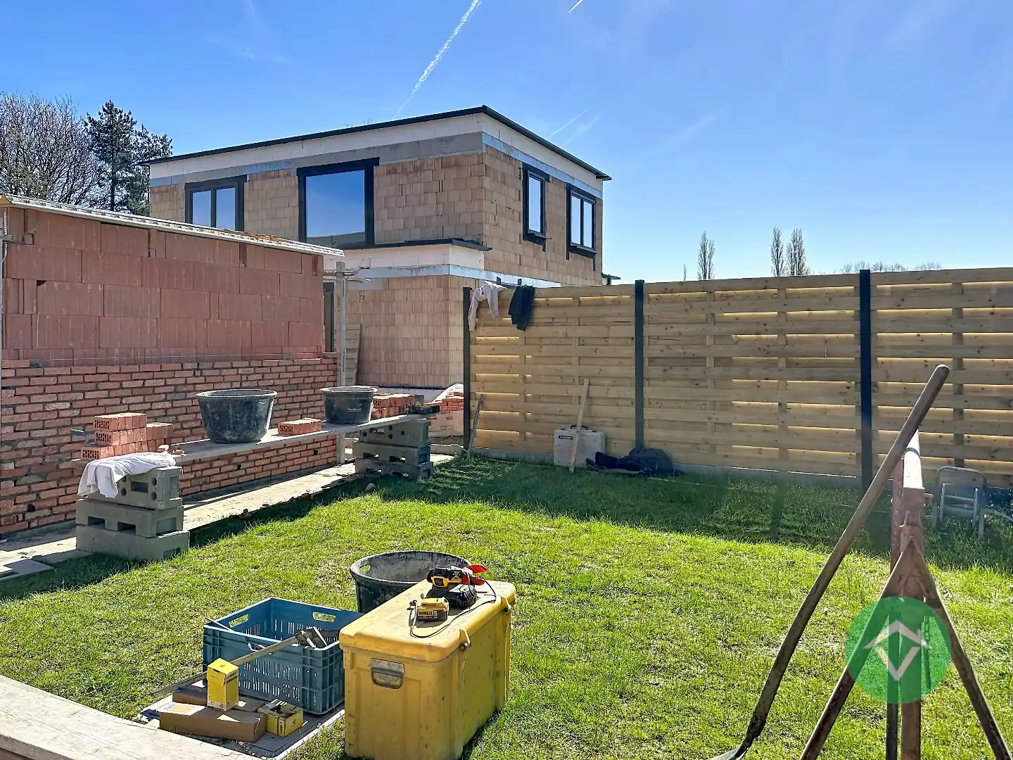 Moderne nieuwbouw tussenwoning met drie slaapkamers en garage in Moere foto 20