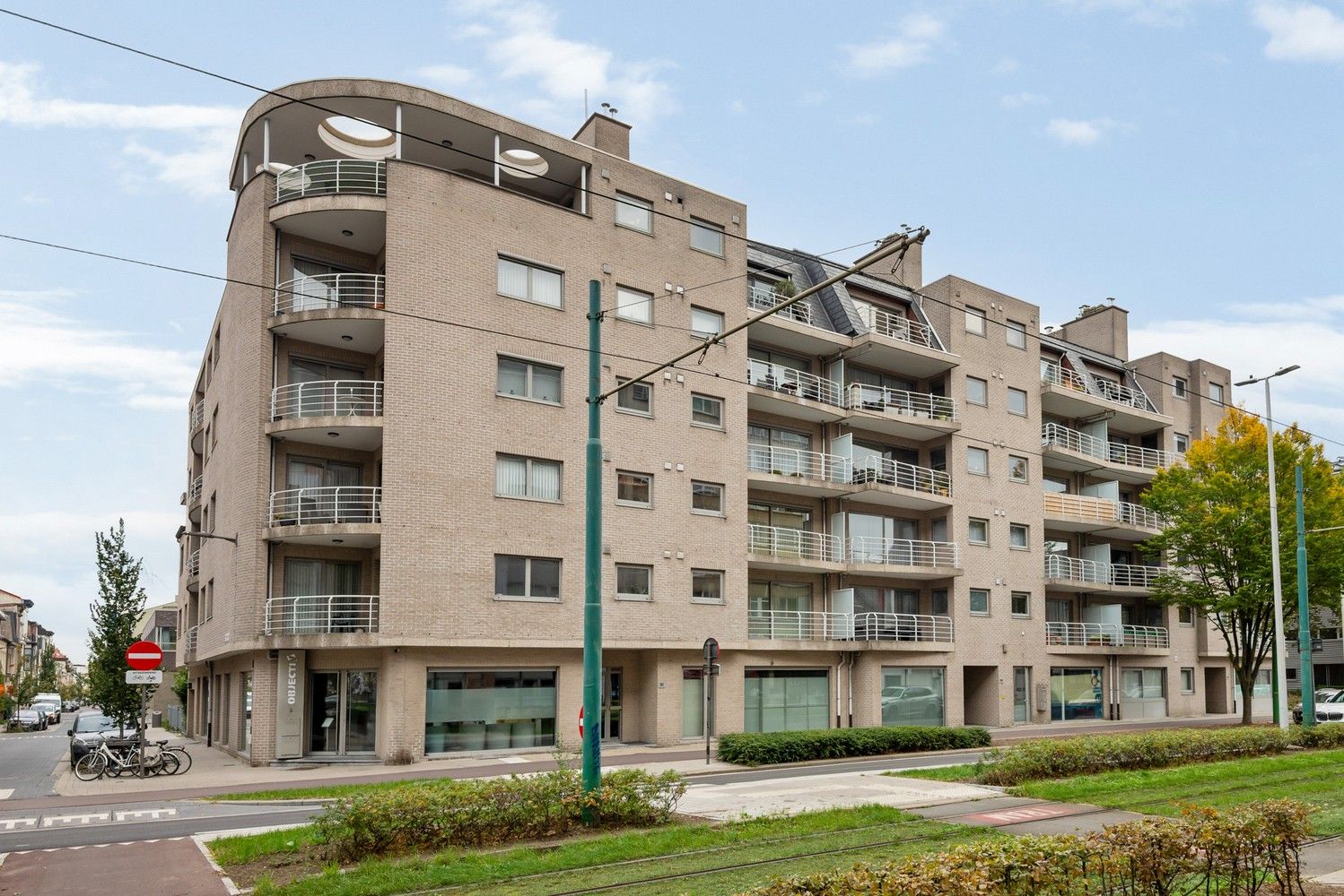 Instapklaar 3SLPK appartement met 2 terrassen en garagebox in Berchem! foto 23
