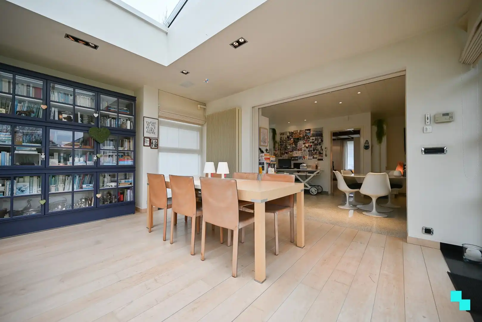 Verrassend ruime woning op hoekperceel te Izegem, Bosmolens foto 8