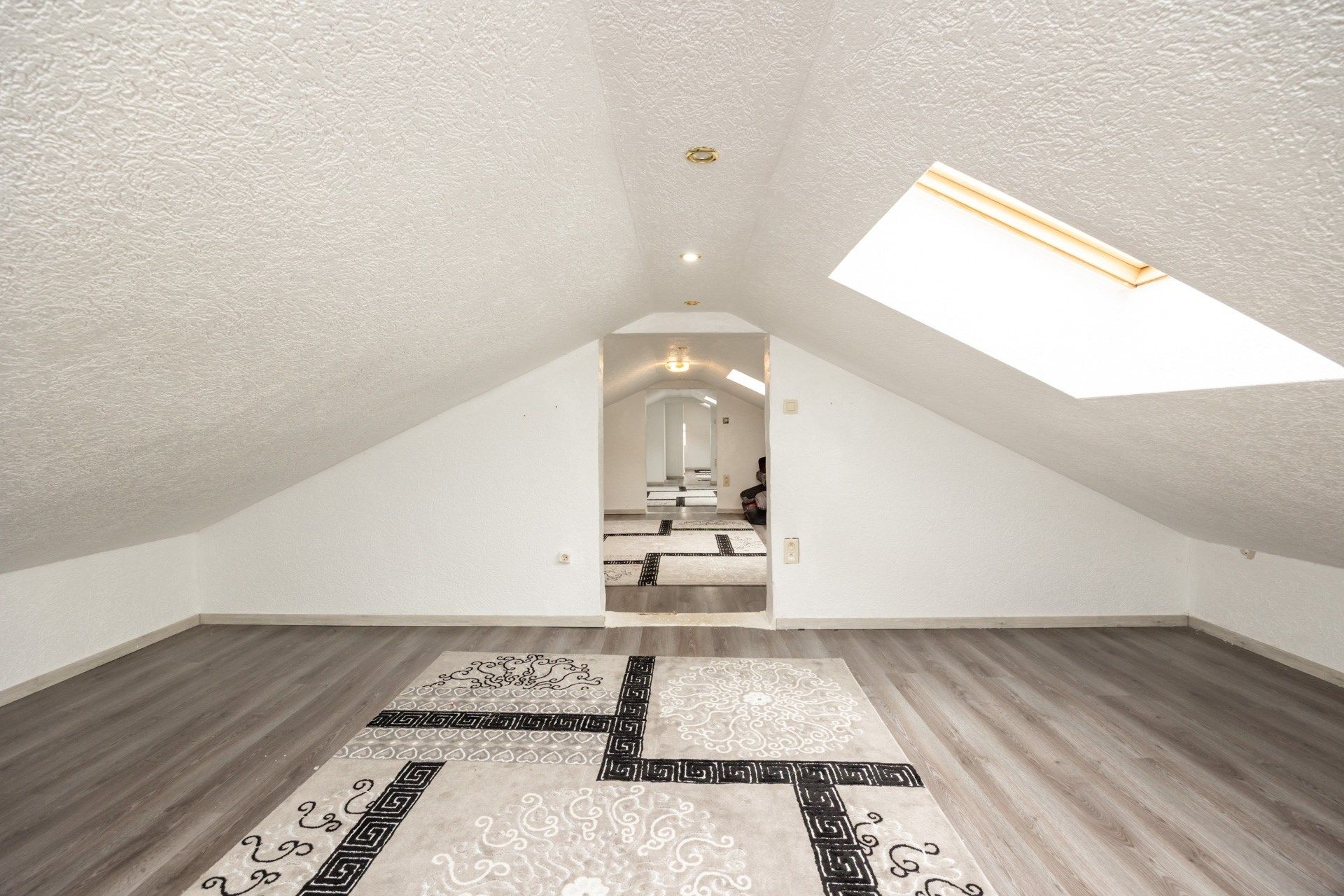 Uitzonderlijk ruime gezinswoning met 2 woonkamers en mogelijkheid tot 5 slaapkamers foto 22