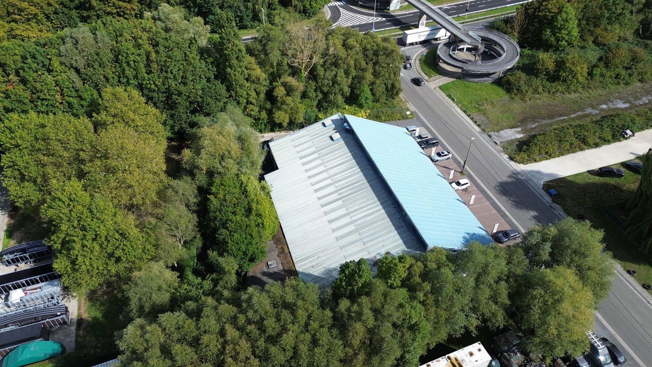 Handelspand 1.400 m² te huur in Moeskroen foto 13